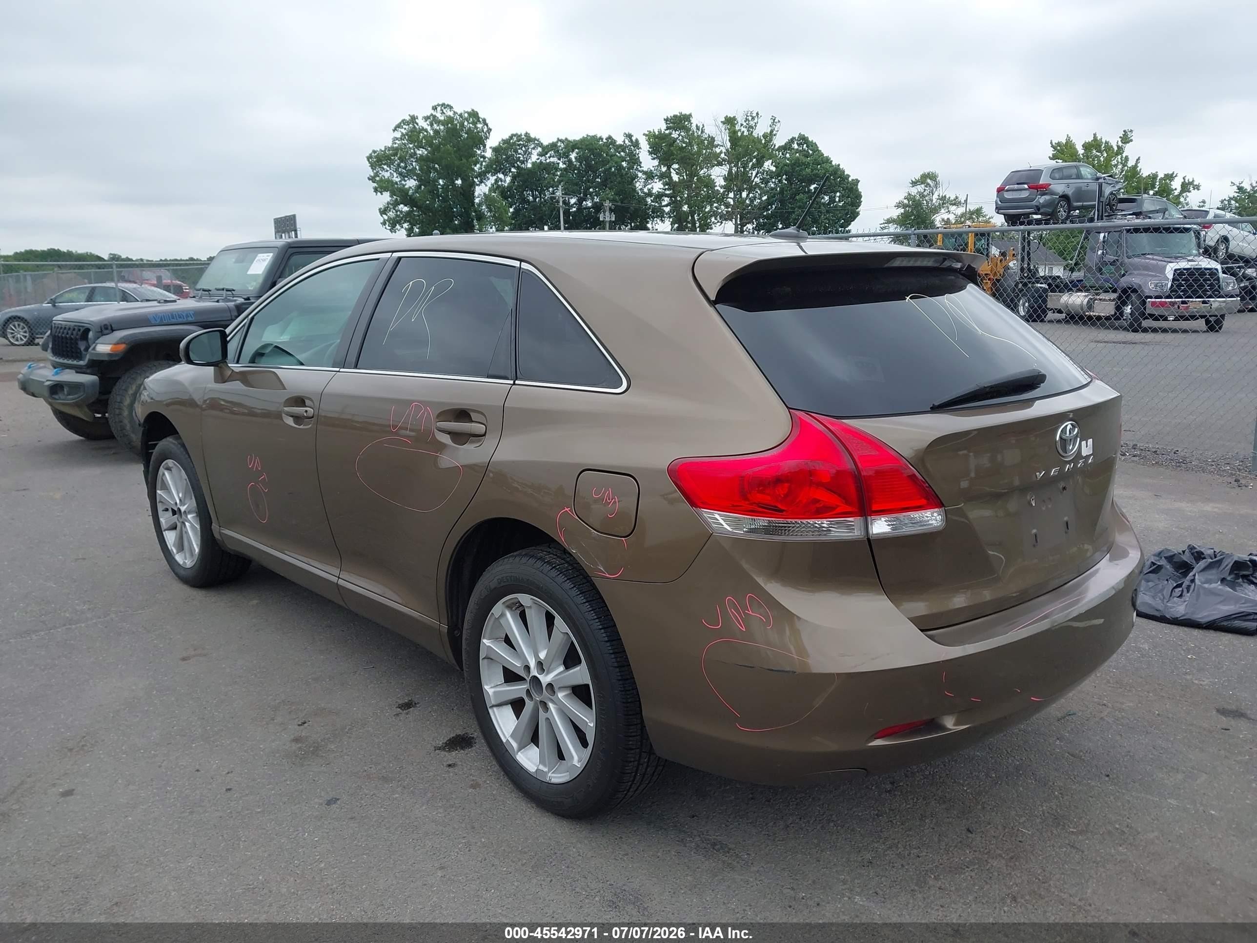 2011 Toyota Venza   Burgundy vin: 4T3ZA3BB4BU054680