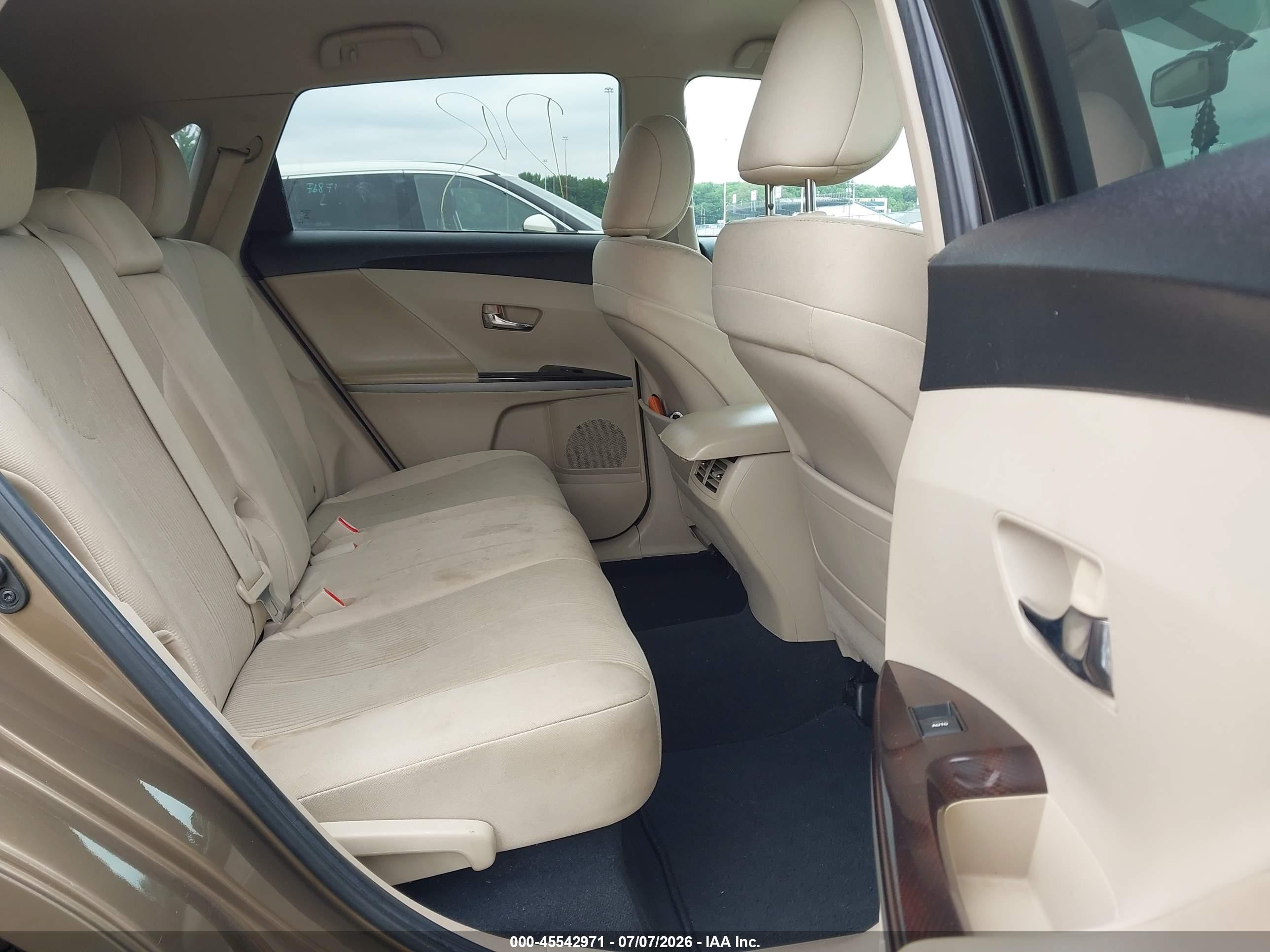 2011 Toyota Venza   Burgundy vin: 4T3ZA3BB4BU054680