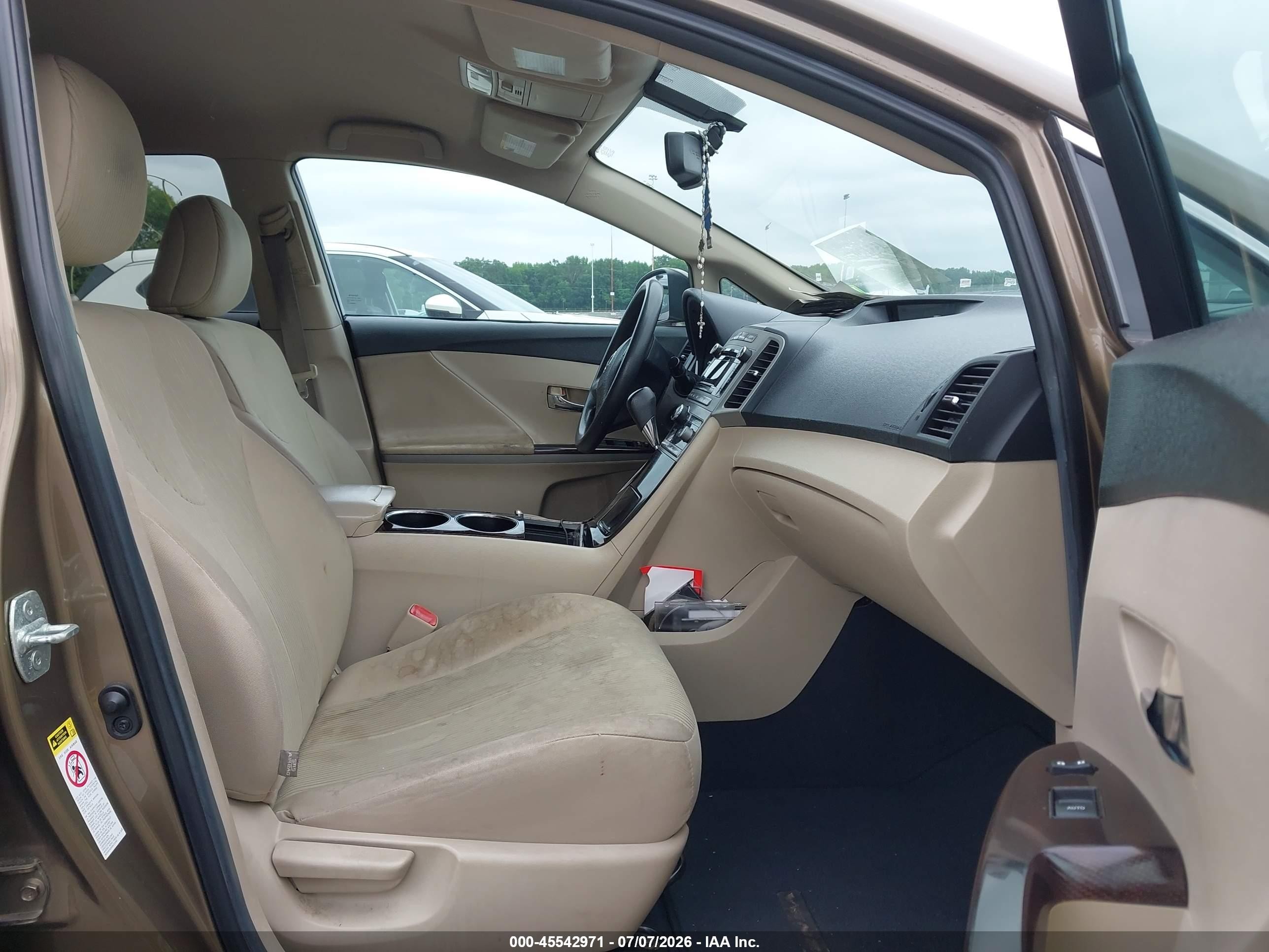 2011 Toyota Venza   Burgundy vin: 4T3ZA3BB4BU054680