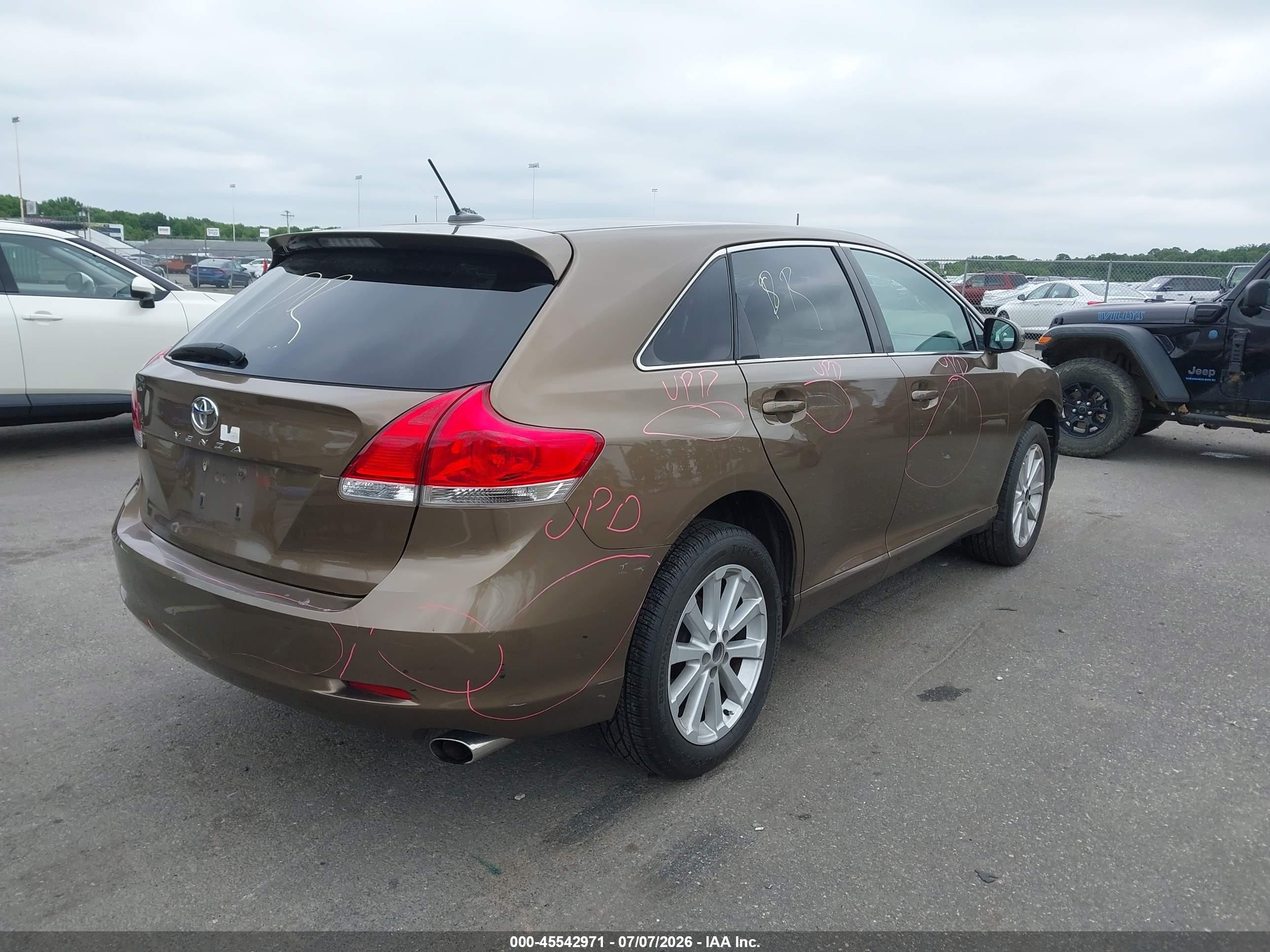 2011 Toyota Venza   Burgundy vin: 4T3ZA3BB4BU054680