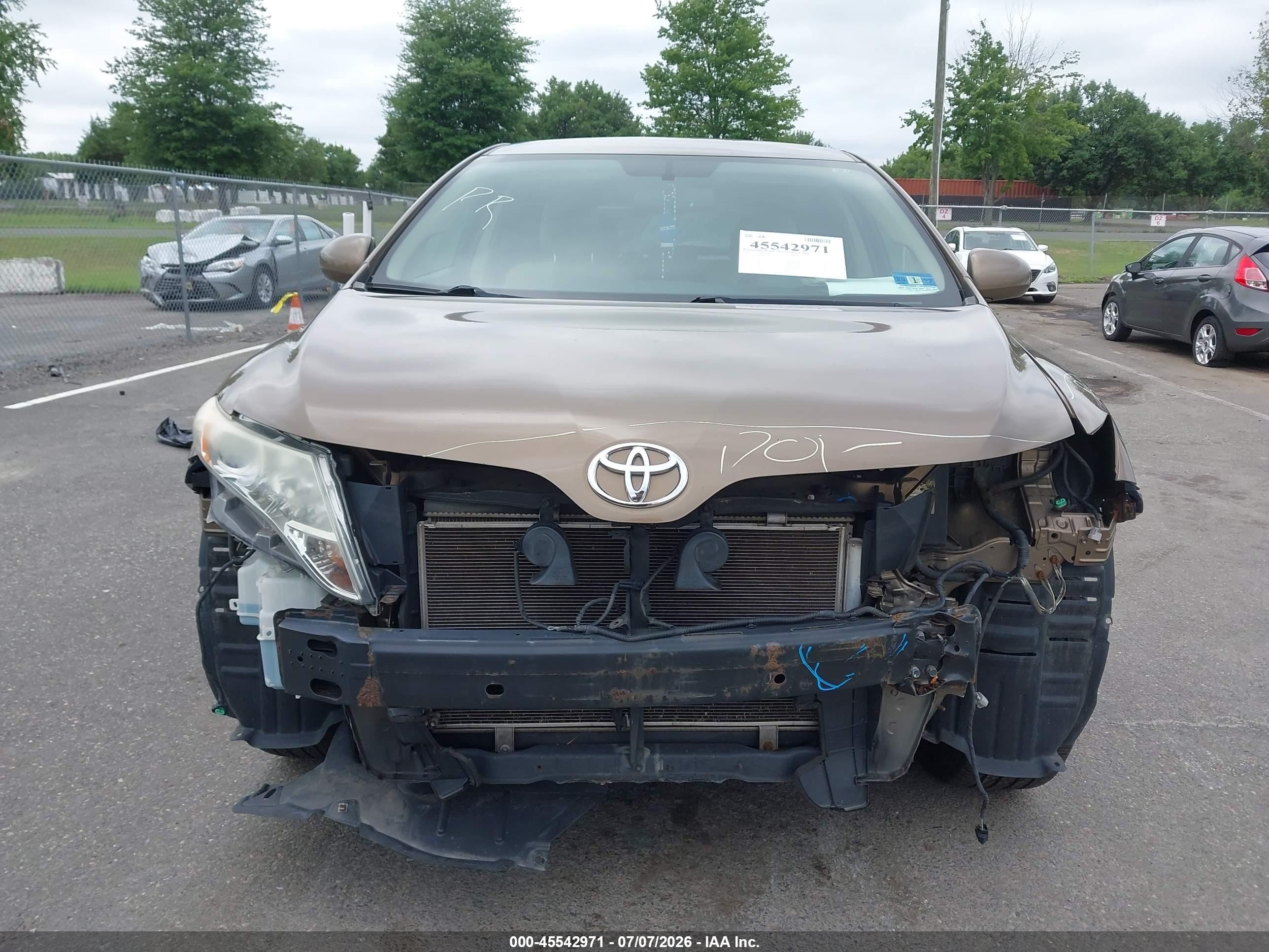 2011 Toyota Venza   Burgundy vin: 4T3ZA3BB4BU054680