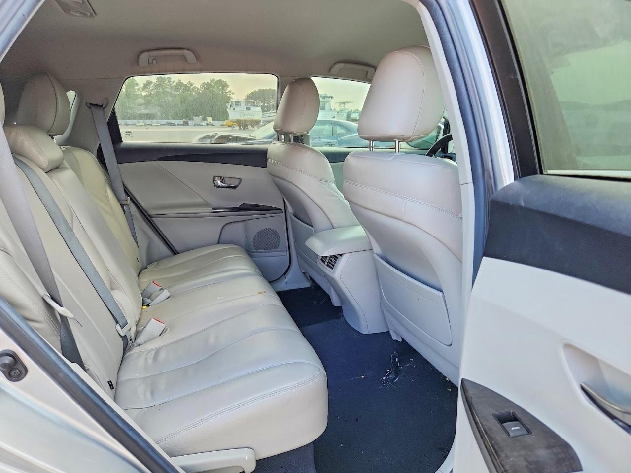 2013 Toyota Venza Le Silver vin: 4T3ZA3BB4DU073801