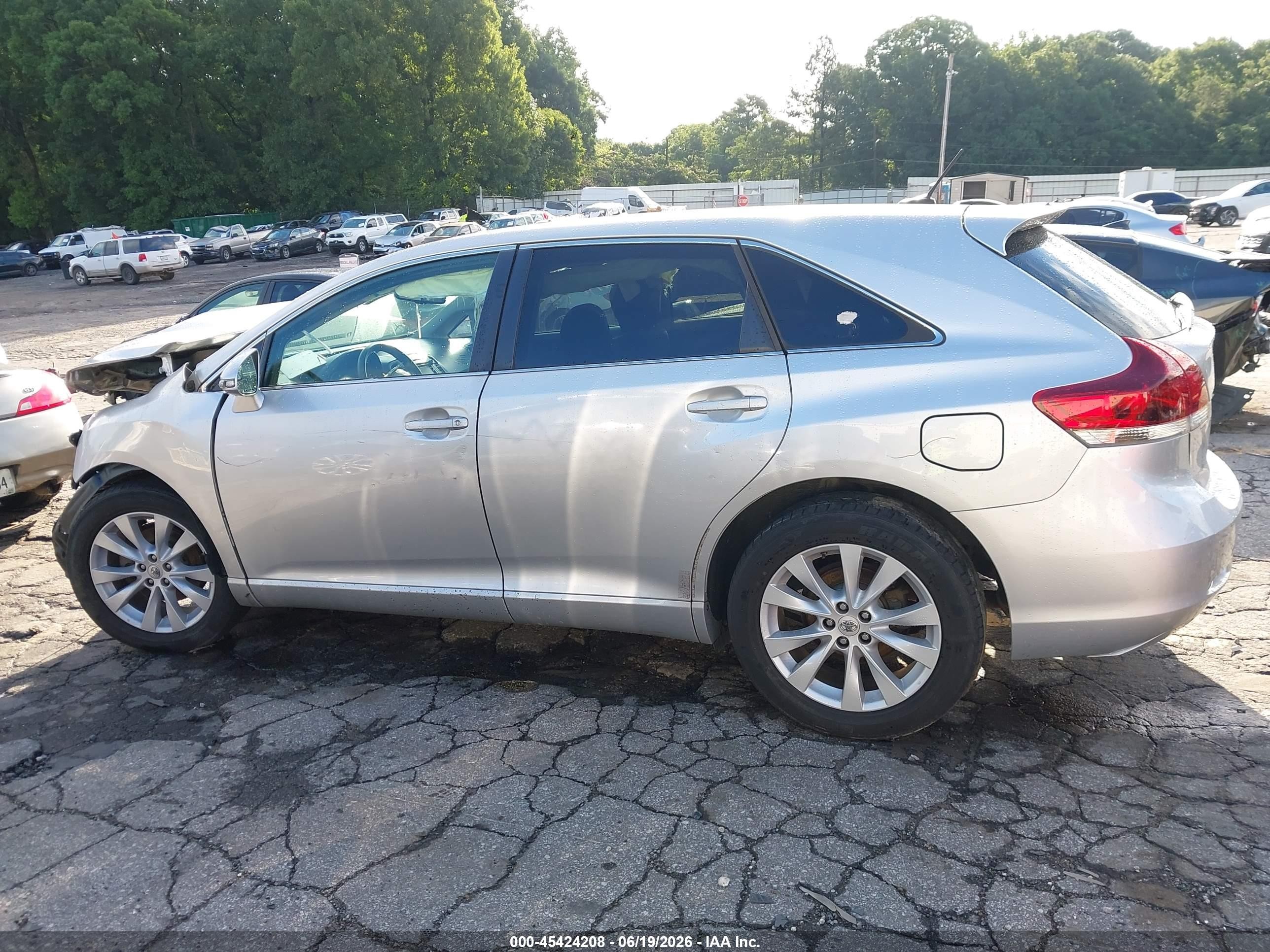 2013 Toyota Venza Le Silver vin: 4T3ZA3BB4DU079162