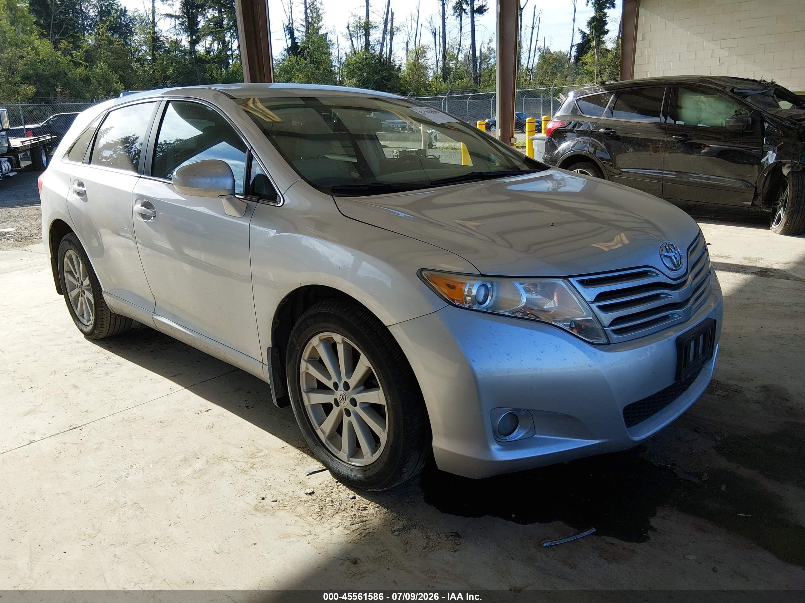 2011 Toyota Venza   Silver vin: 4T3ZA3BB5BU047415
