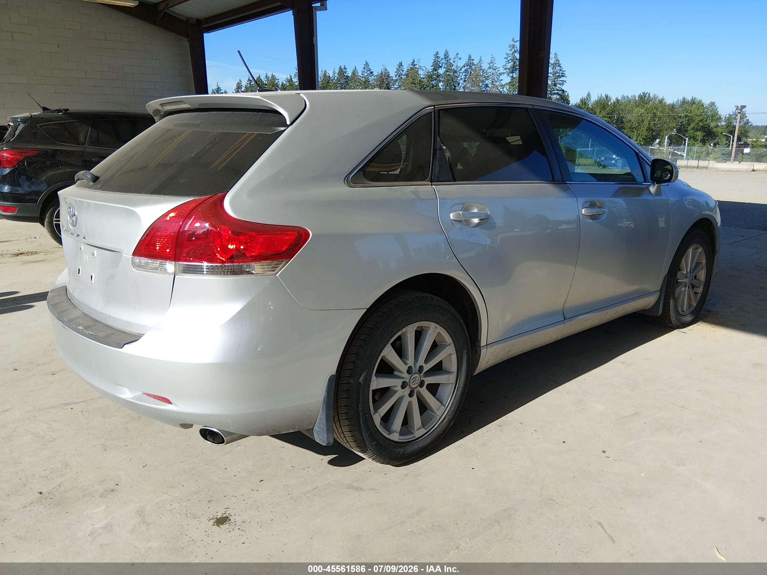 2011 Toyota Venza   Silver vin: 4T3ZA3BB5BU047415