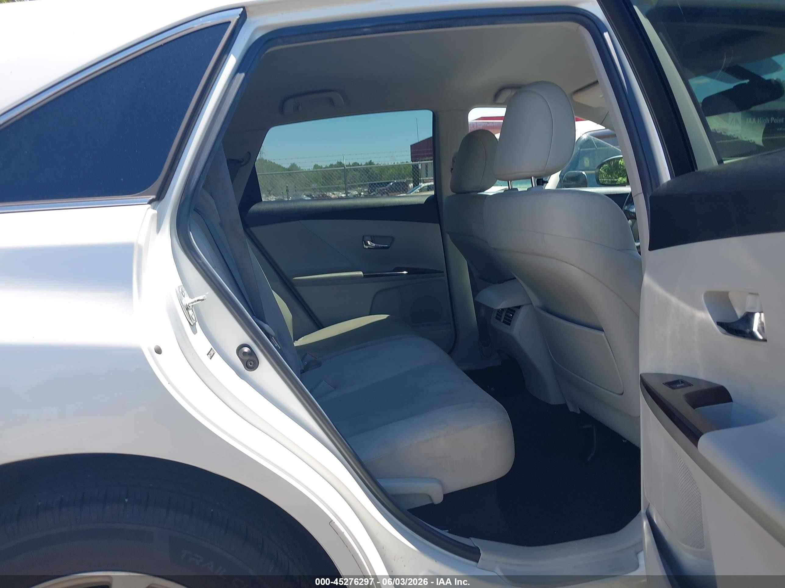 2011 Toyota Venza   White vin: 4T3ZA3BB6BU054535