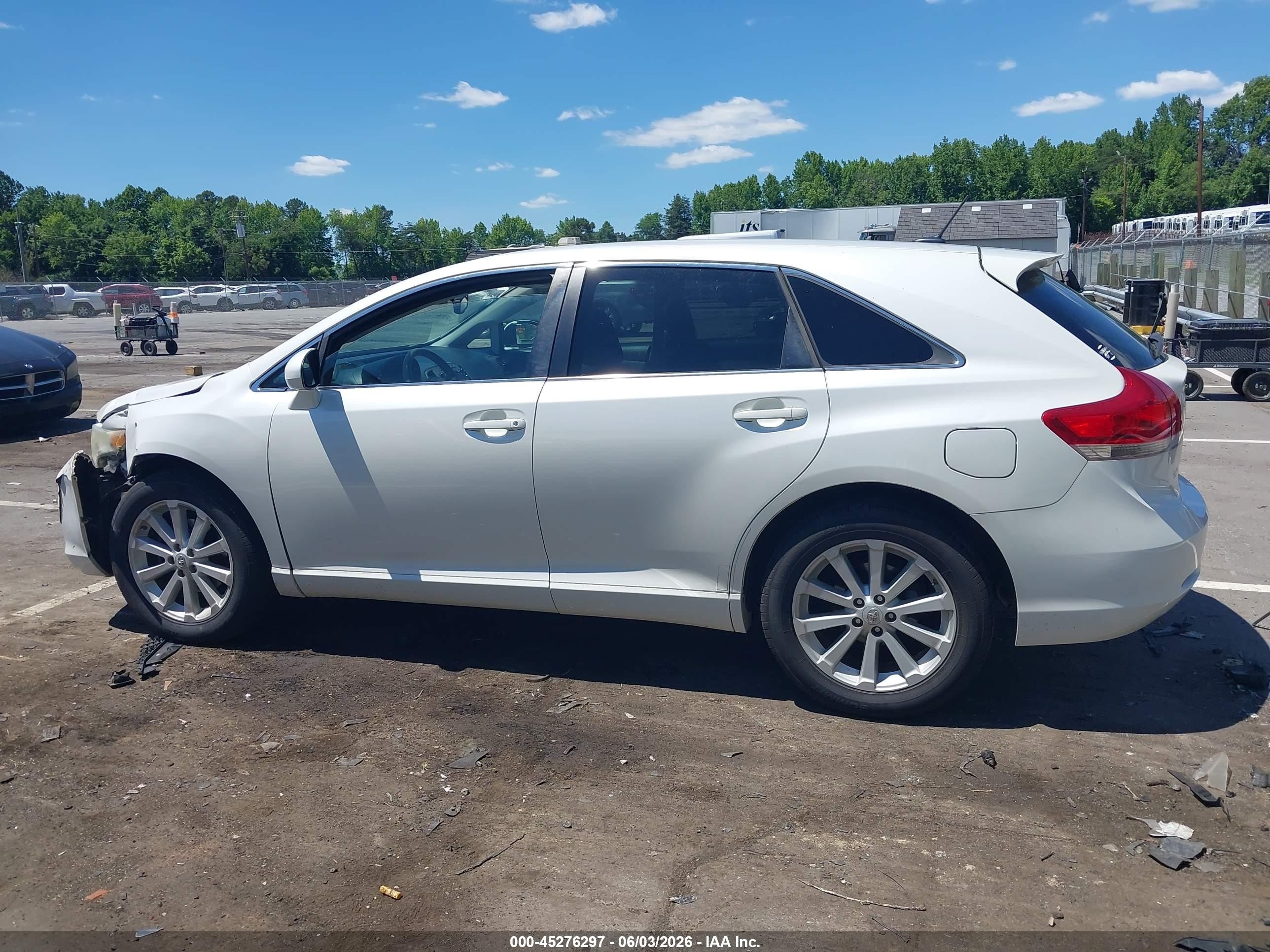 2011 Toyota Venza   White vin: 4T3ZA3BB6BU054535