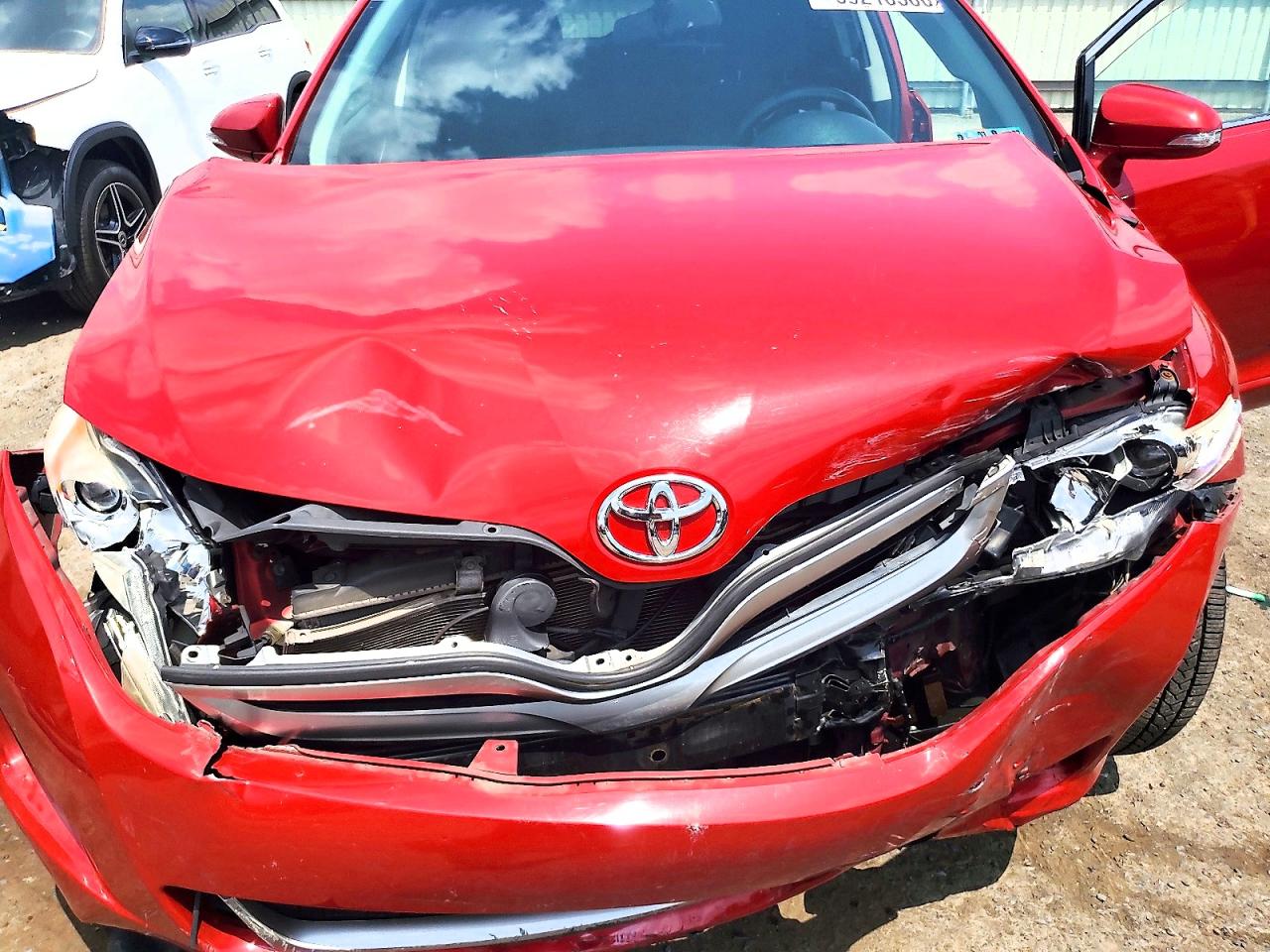 2014 Toyota Venza Le Red vin: 4T3ZA3BB6EU081710