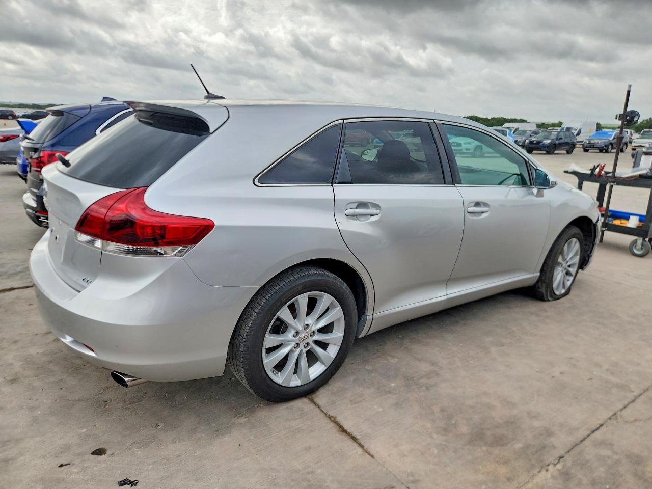 2013 Toyota Venza Le Серебряный vin: 4T3ZA3BB7DU069368