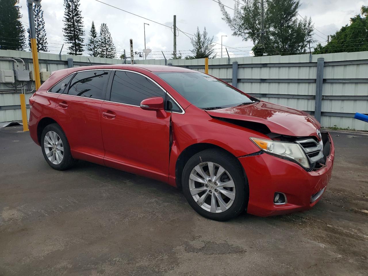 2013 Toyota Venza Le Red vin: 4T3ZA3BB7DU073369