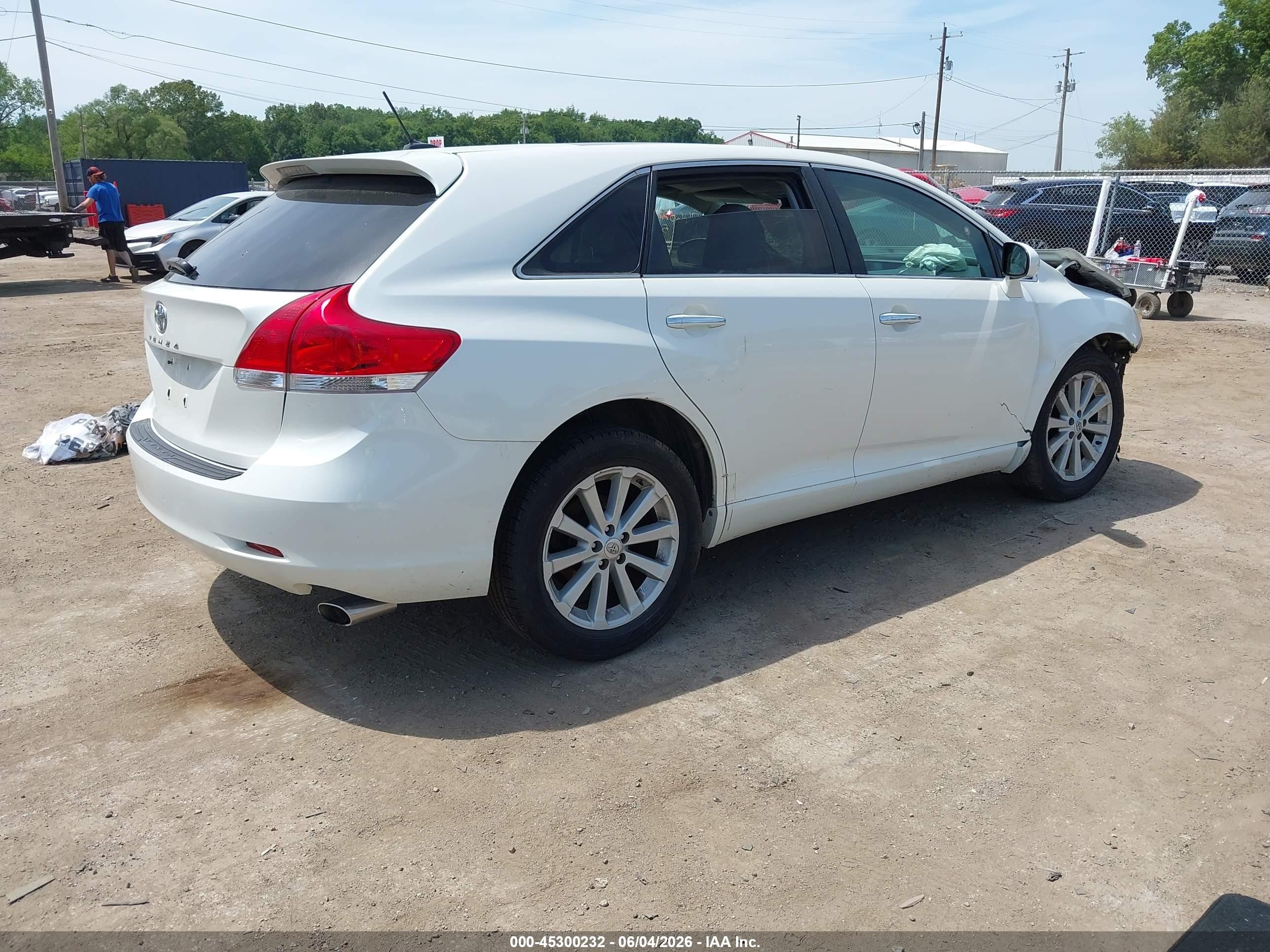 2010 Toyota Venza   Белый vin: 4T3ZA3BB8AU022233