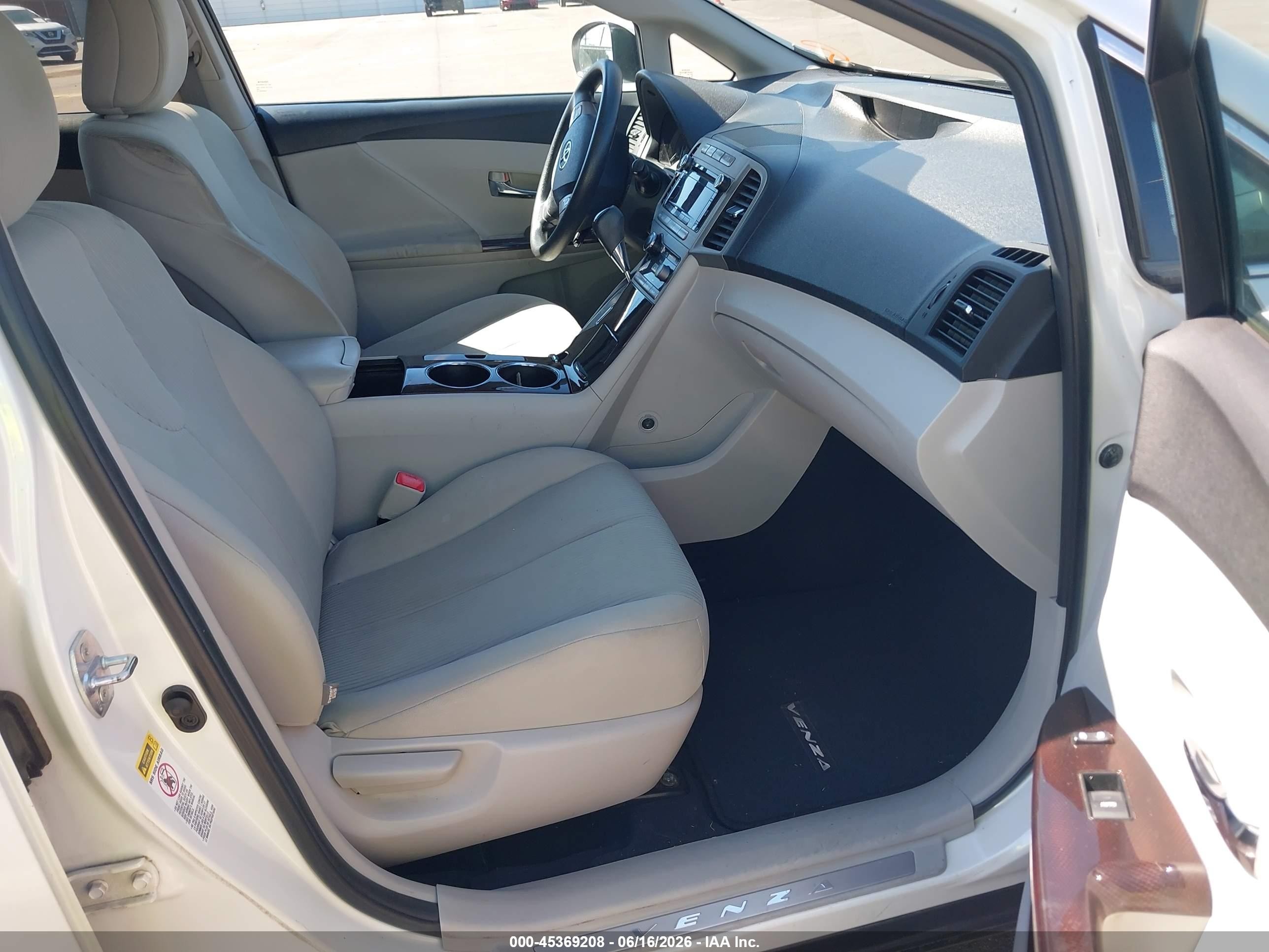 2010 Toyota Venza   White vin: 4T3ZA3BB8AU029022