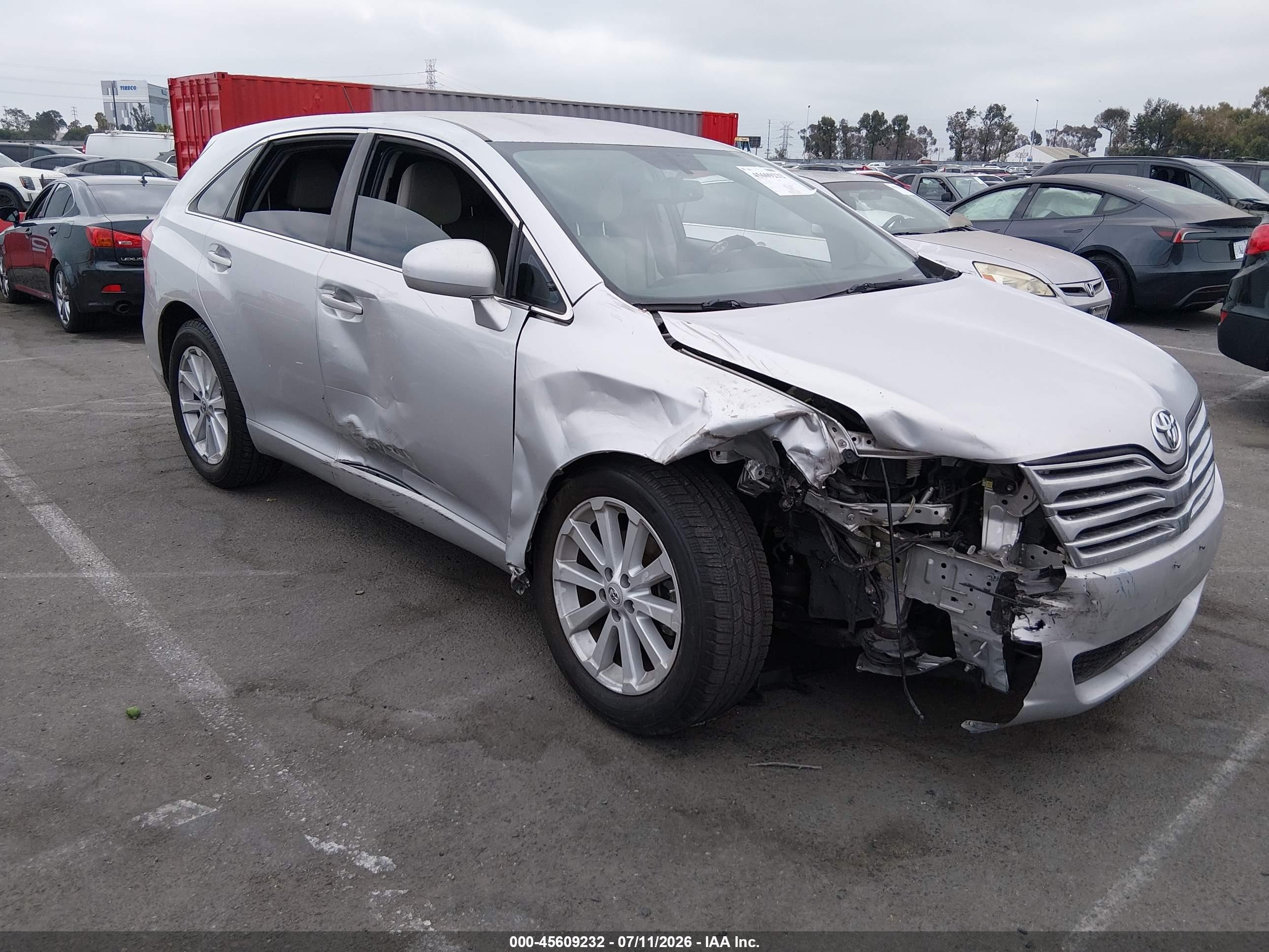 2011 Toyota Venza   Silver vin: 4T3ZA3BBXBU054862