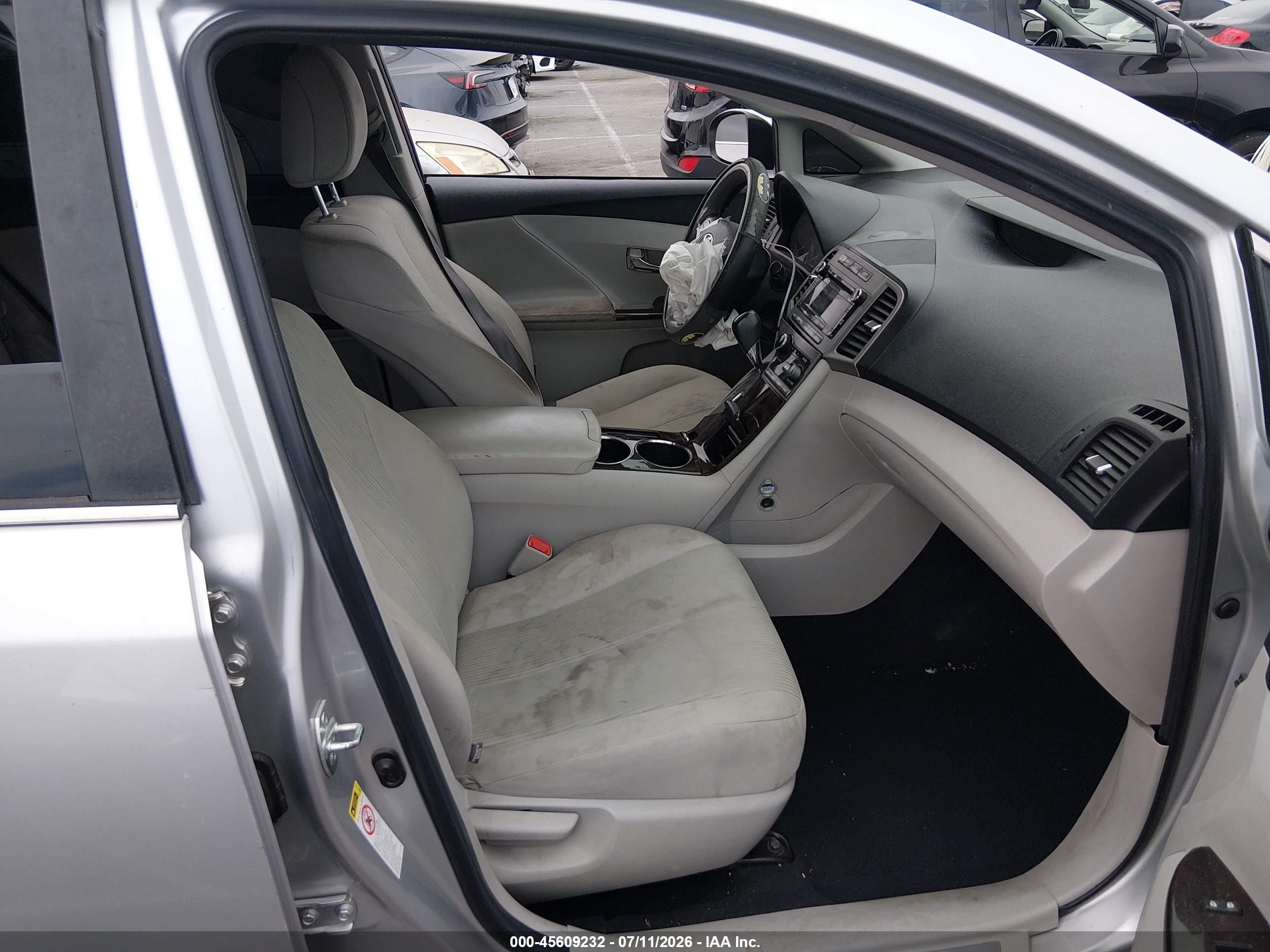2011 Toyota Venza   Серебряный vin: 4T3ZA3BBXBU054862