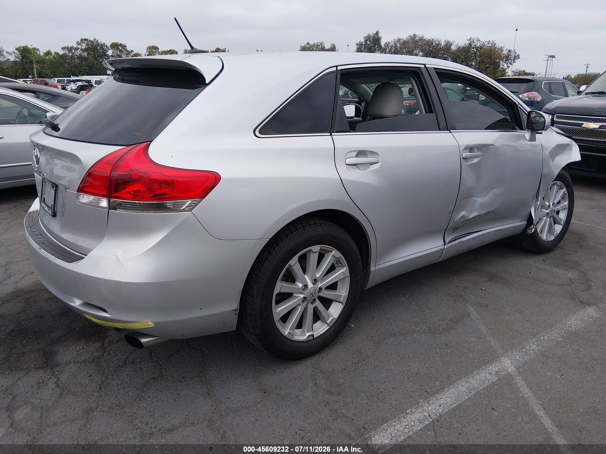 2011 Toyota Venza   Серебряный vin: 4T3ZA3BBXBU054862
