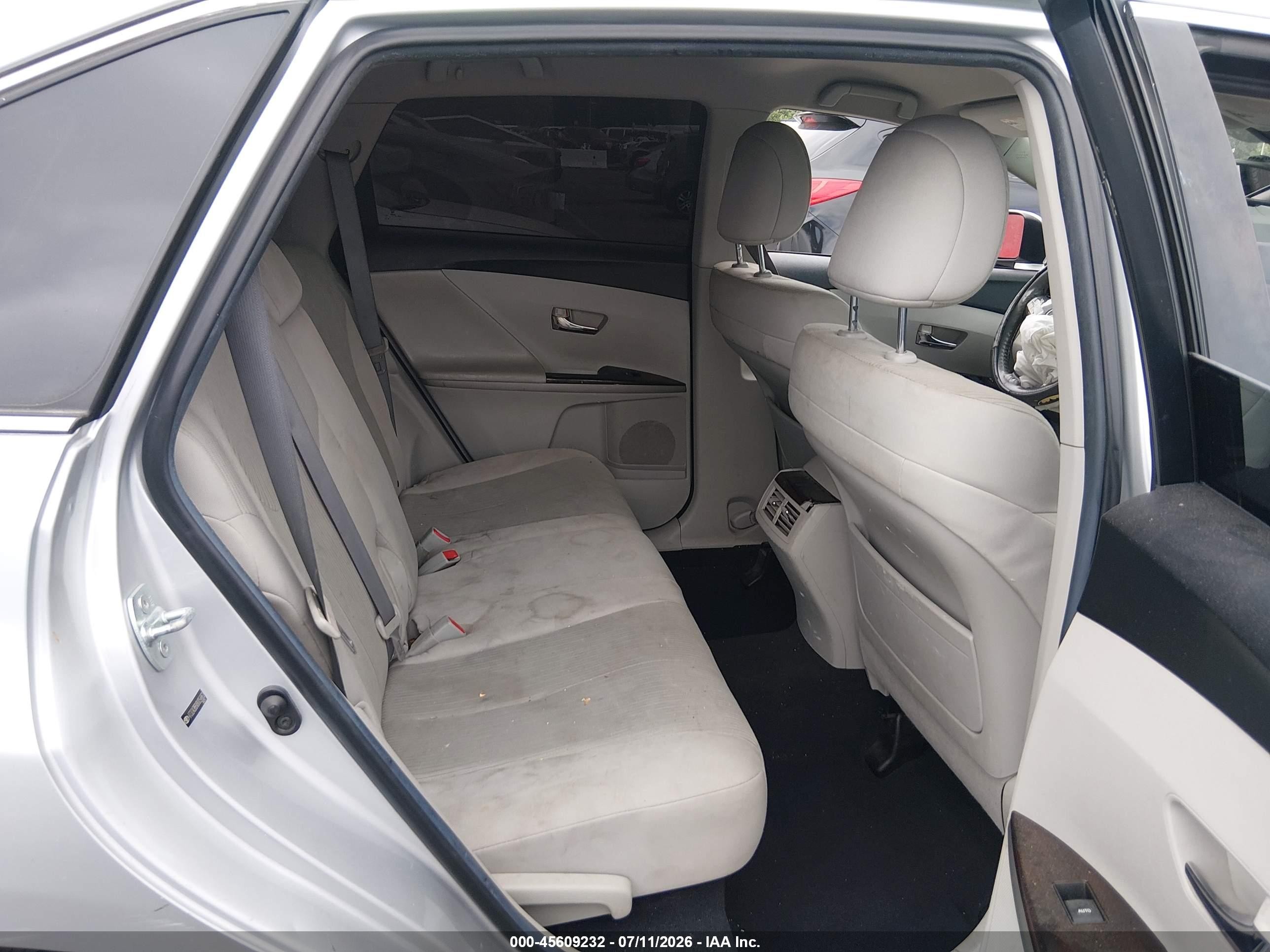 2011 Toyota Venza   Серебряный vin: 4T3ZA3BBXBU054862