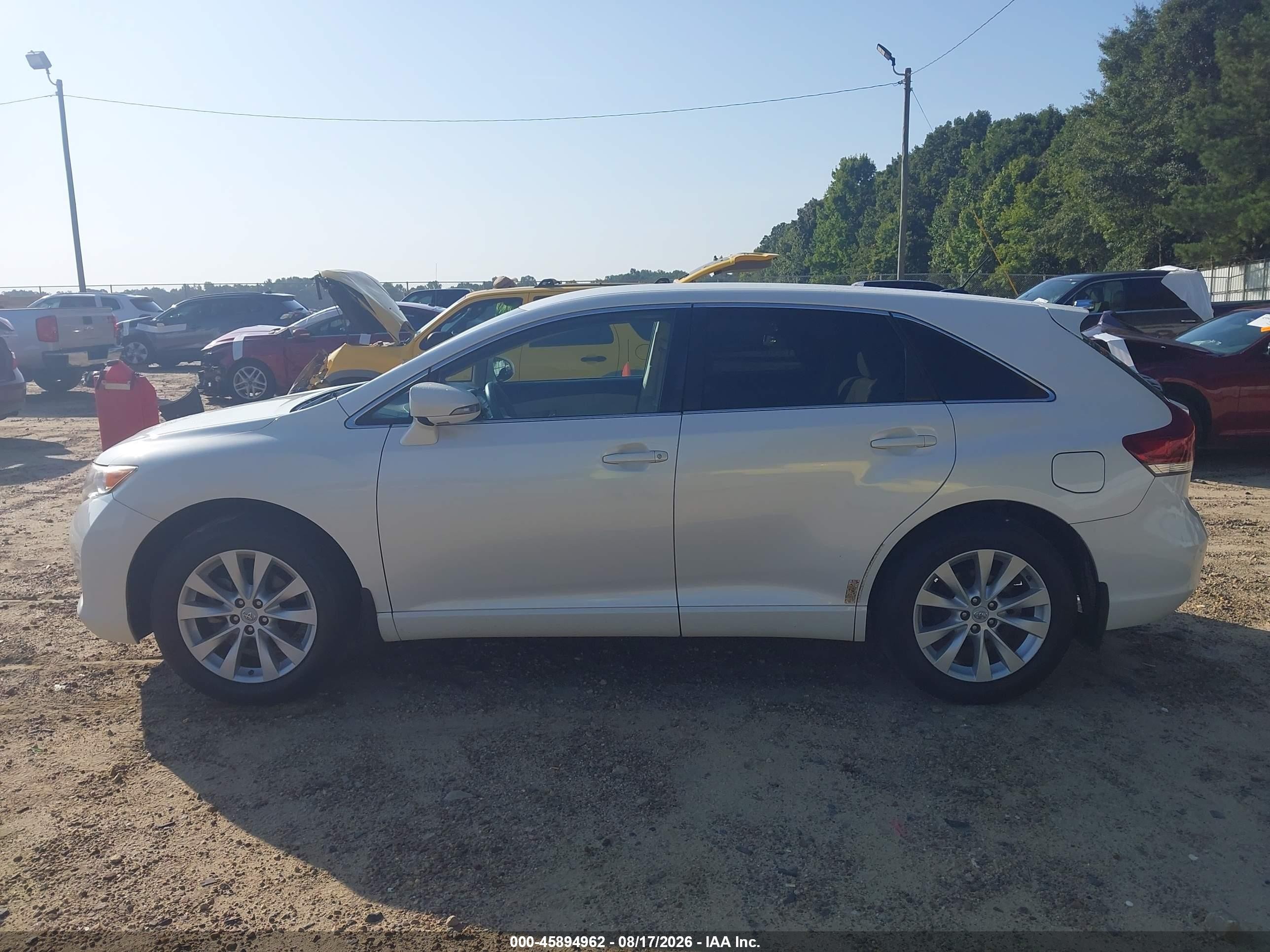 2013 Toyota Venza Le White vin: 4T3ZA3BBXDU073088