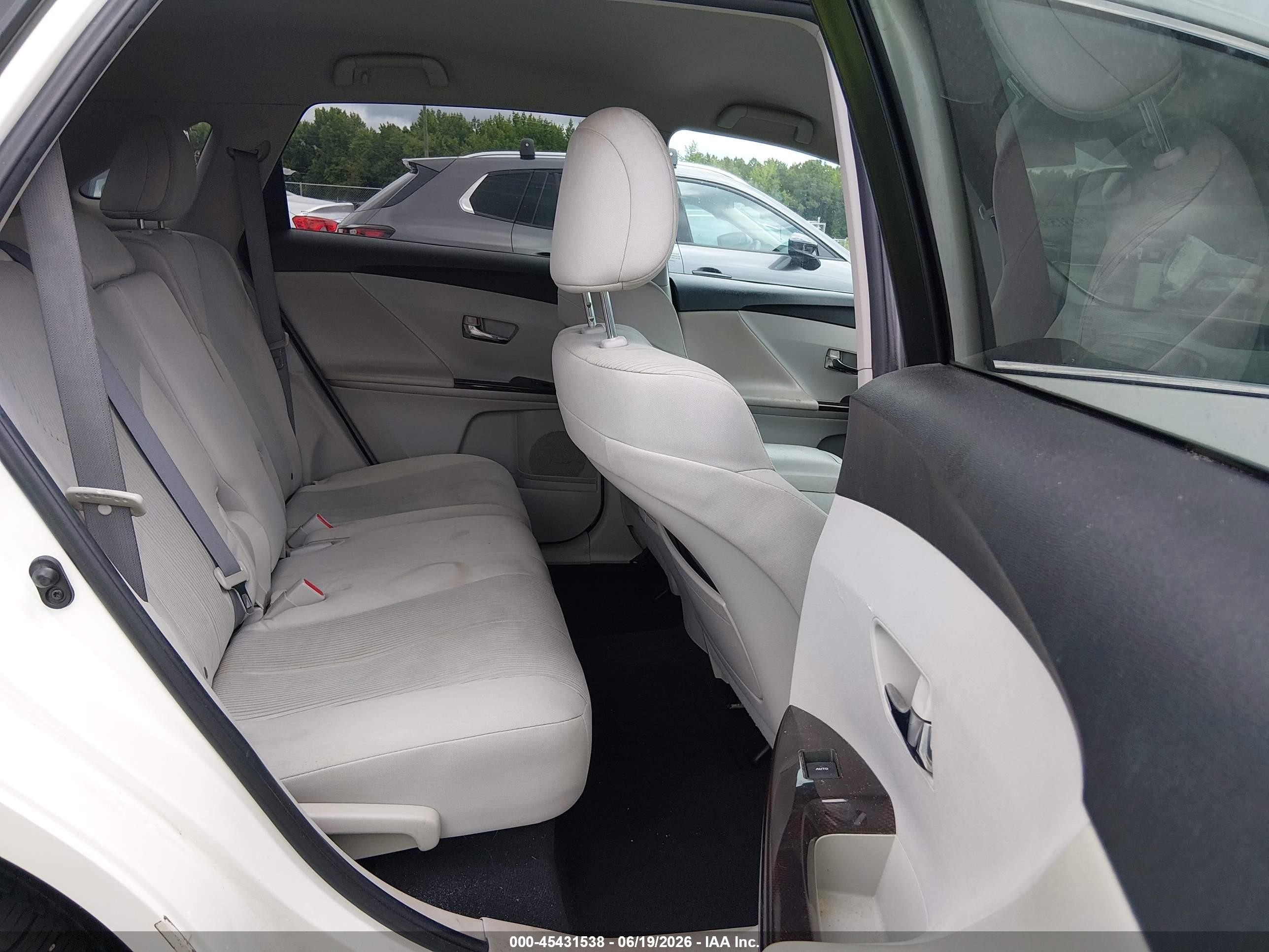2009 Toyota Venza   White vin: 4T3ZE11A89U019121