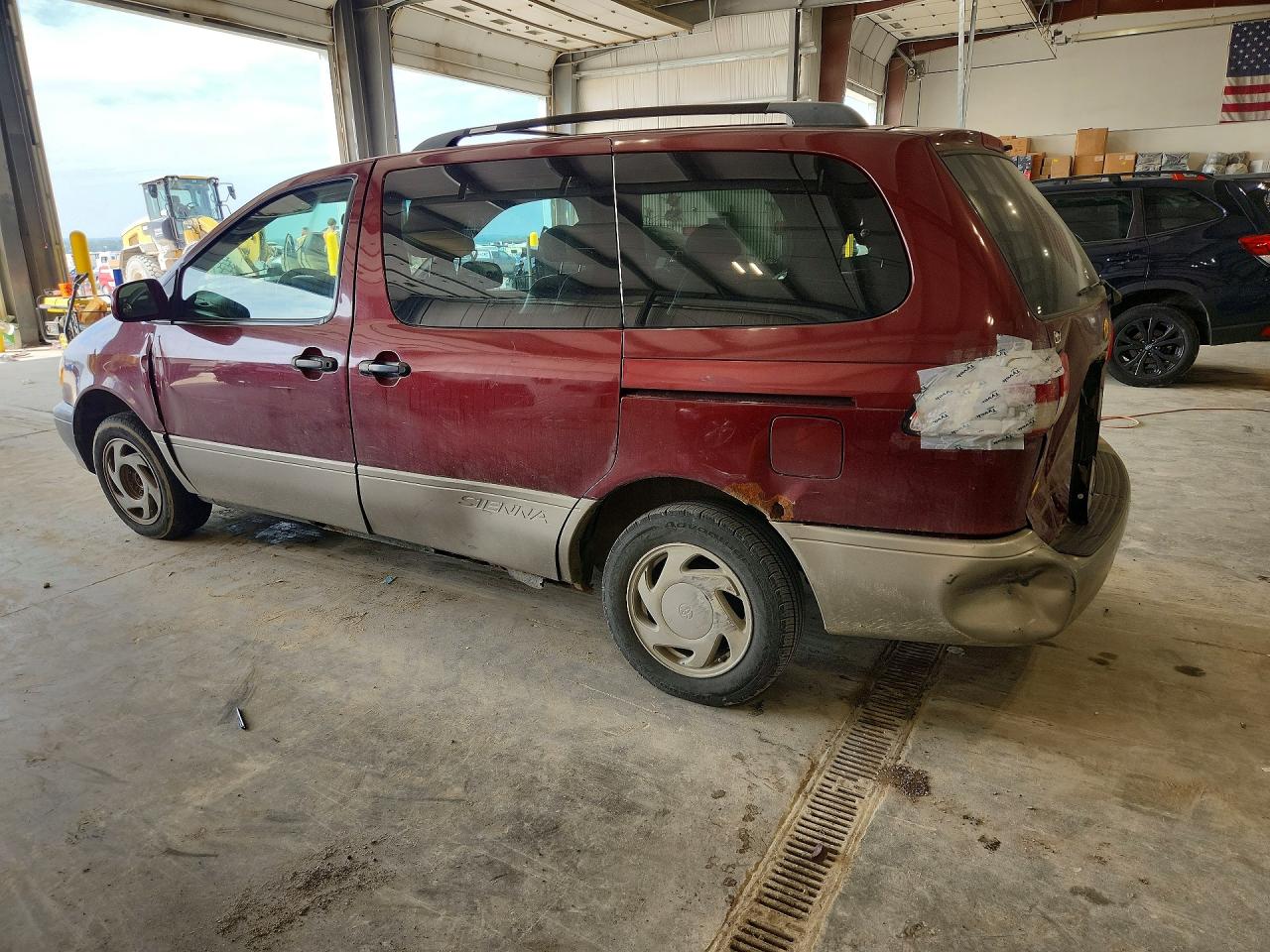 2001 Toyota Sienna Xle Red vin: 4T3ZF13C01U321552