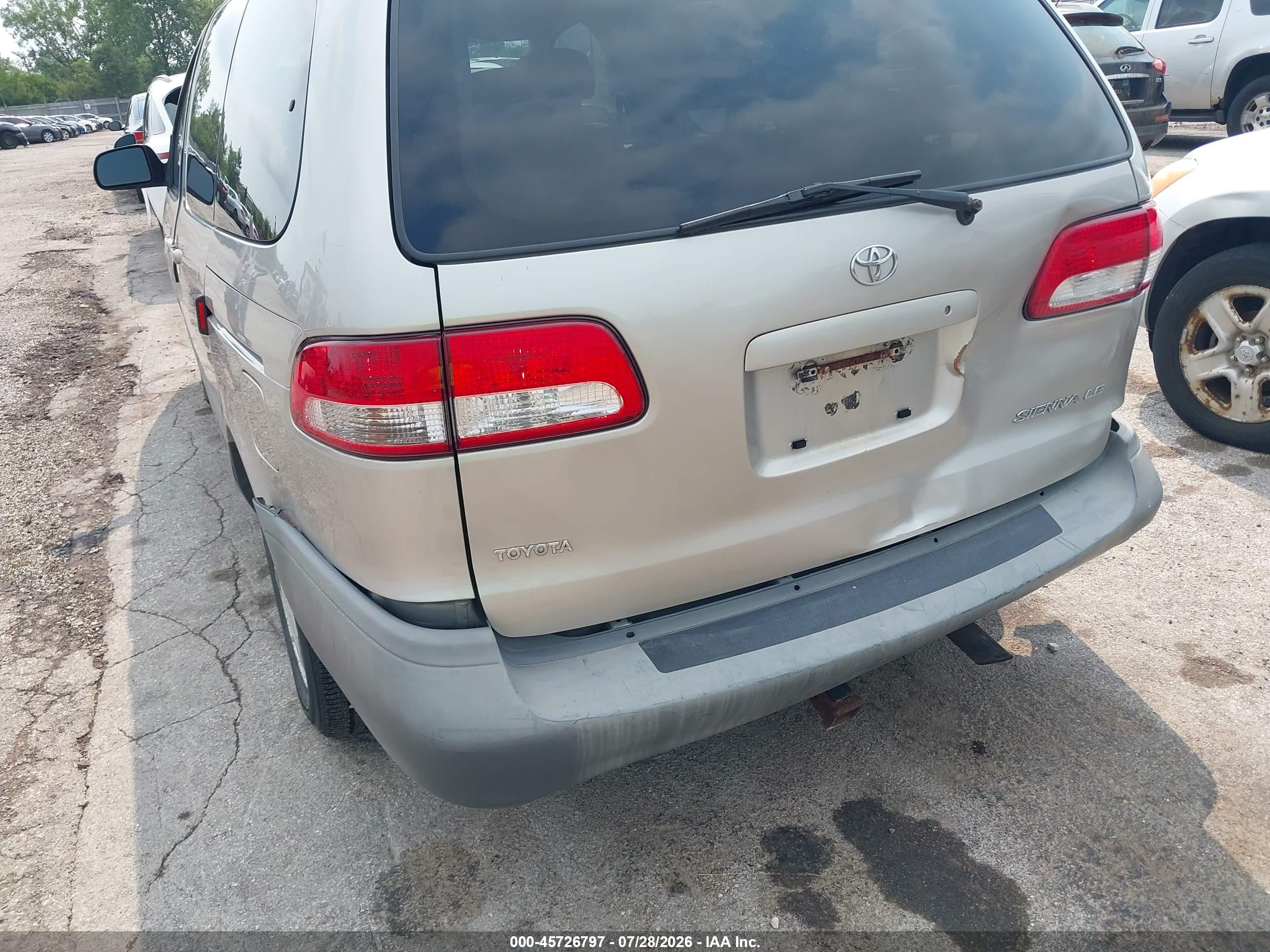 2001 Toyota Sienna Le Silver vin: 4T3ZF13C01U383713