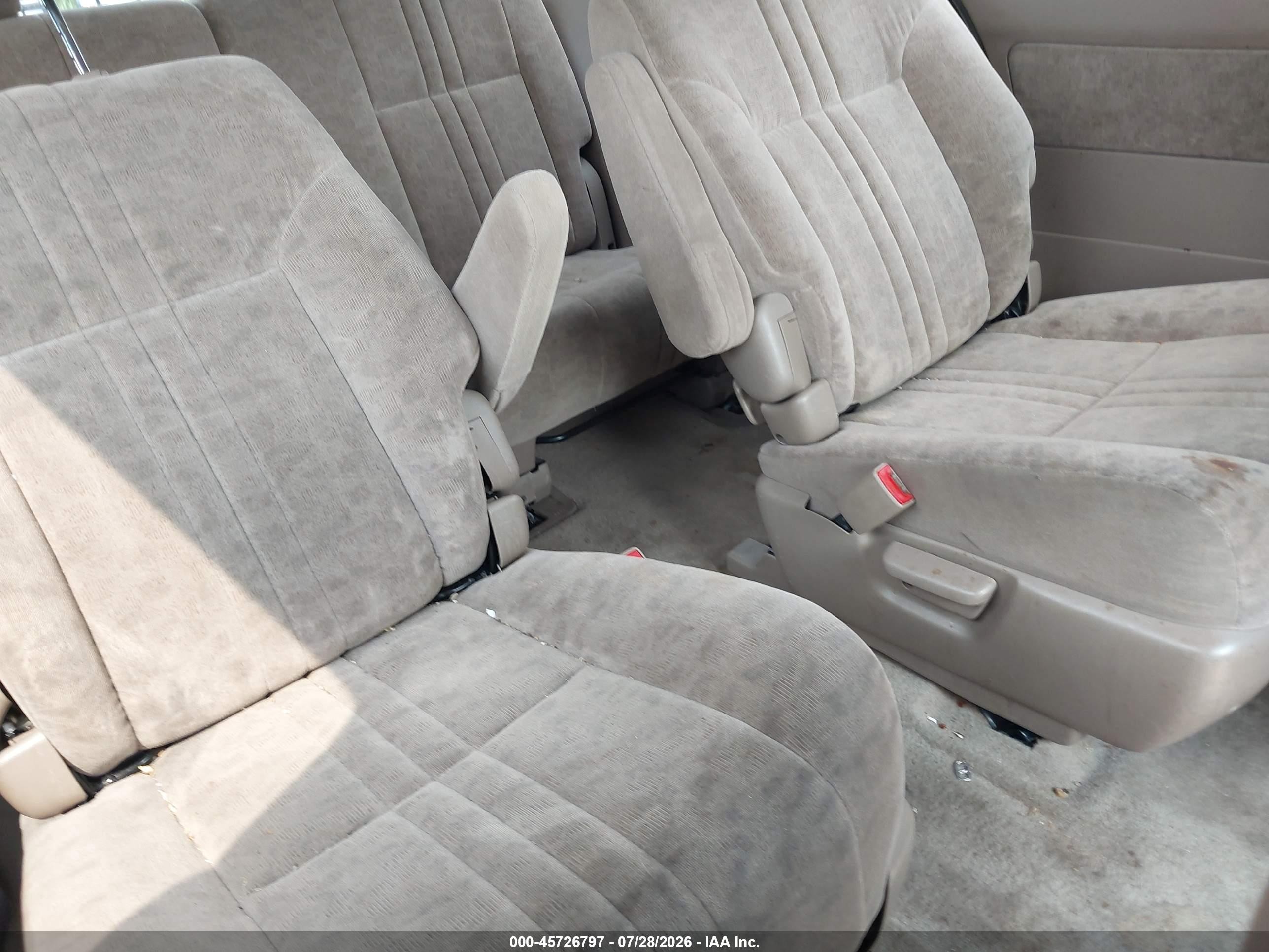 2001 Toyota Sienna Le Silver vin: 4T3ZF13C01U383713