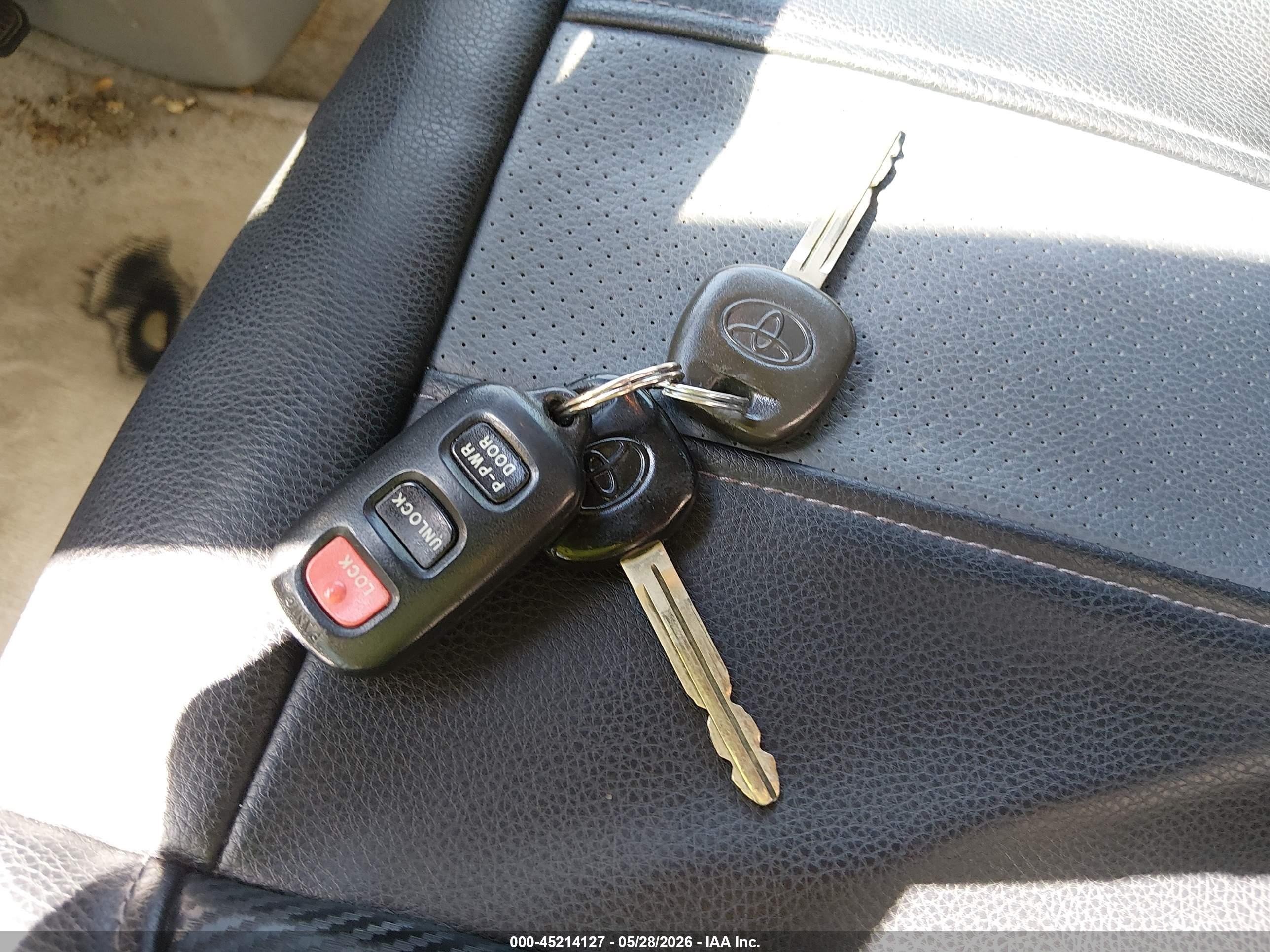 2002 Toyota Sienna Xle Silver vin: 4T3ZF13C02U434466