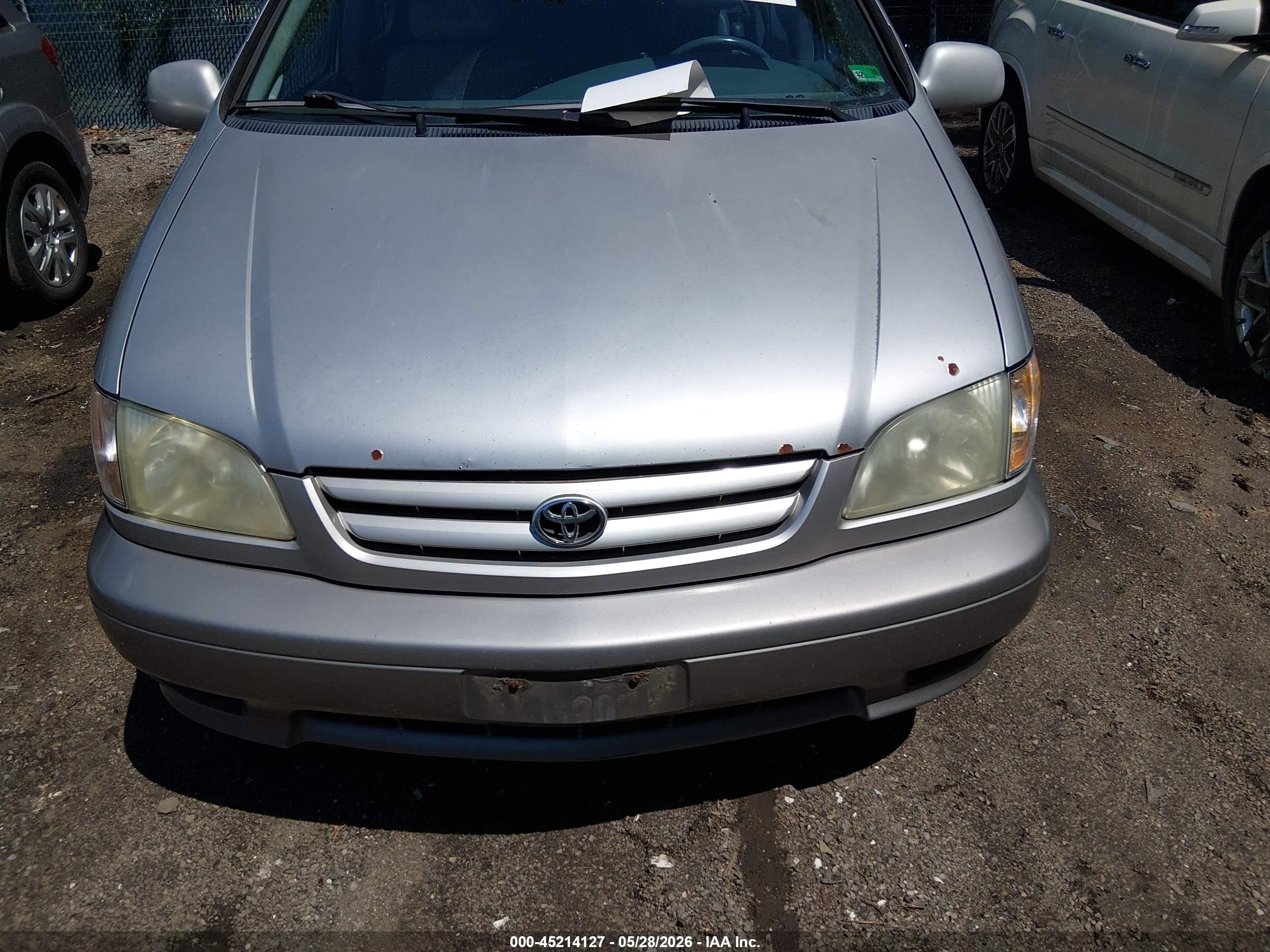 2002 Toyota Sienna Xle Silver vin: 4T3ZF13C02U434466
