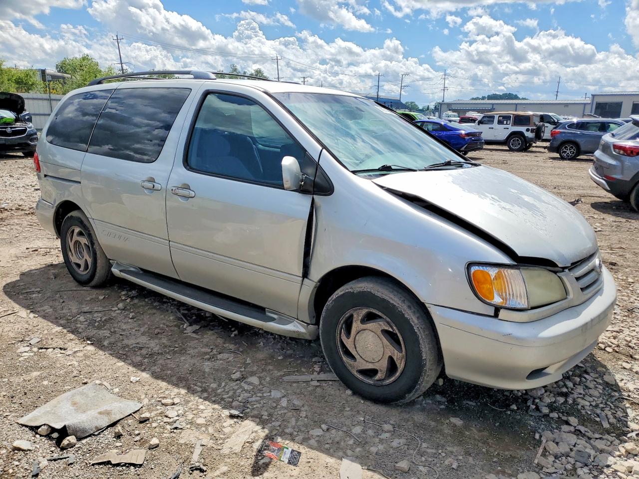2002 Toyota Sienna Le Silver vin: 4T3ZF13C02U436363