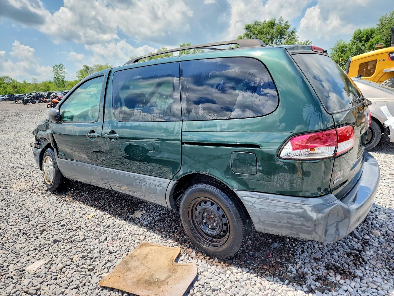 2002 Toyota Sienna Le Green vin: 4T3ZF13C02U472621