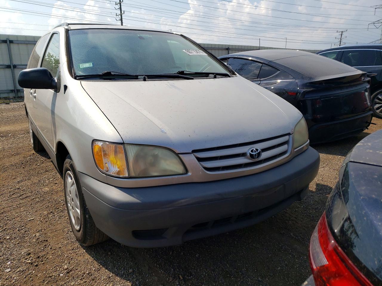 2002 Toyota Sienna Le Silver vin: 4T3ZF13C02U501700
