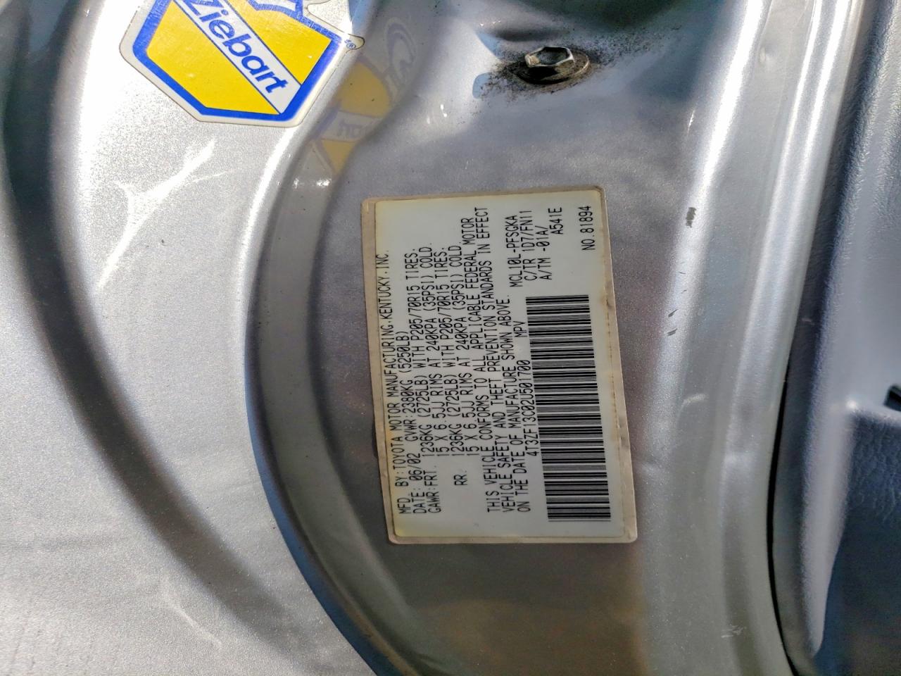 2002 Toyota Sienna Le Silver vin: 4T3ZF13C02U501700