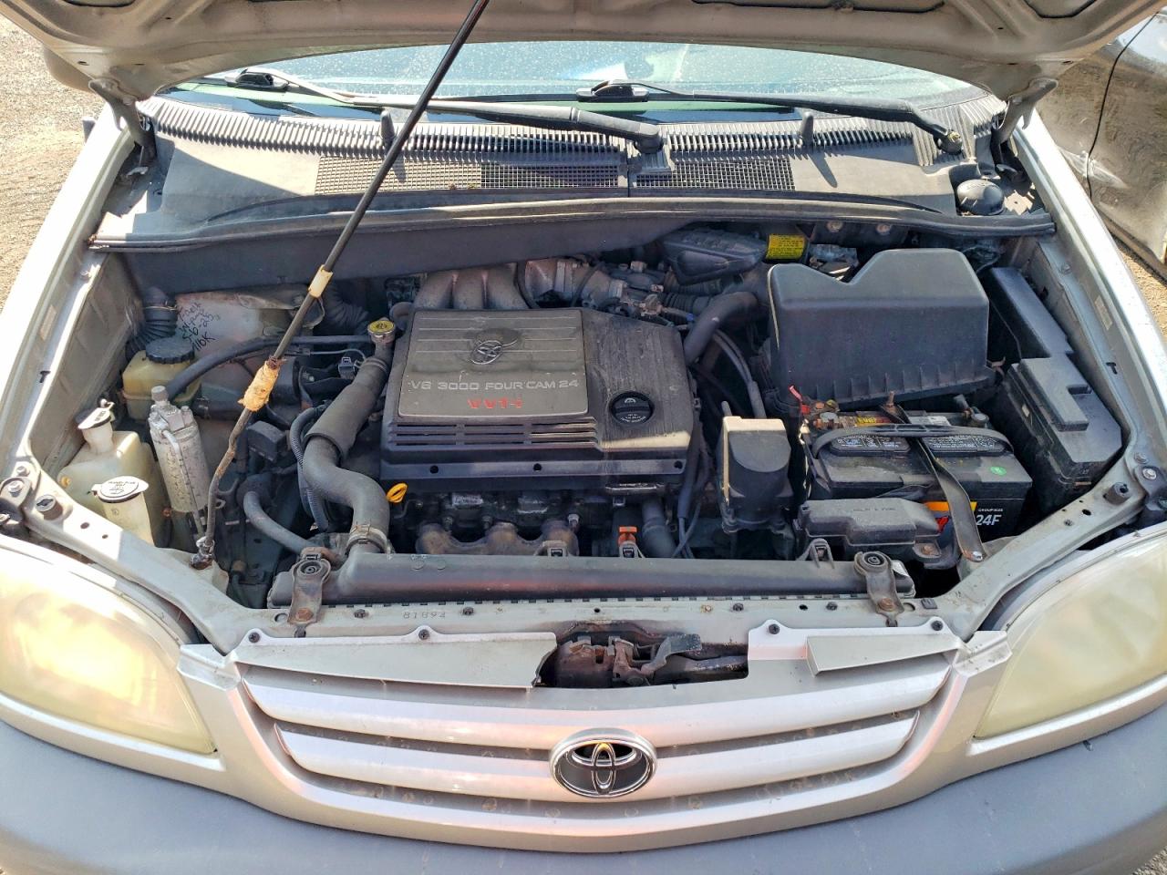 2002 Toyota Sienna Le Silver vin: 4T3ZF13C02U501700