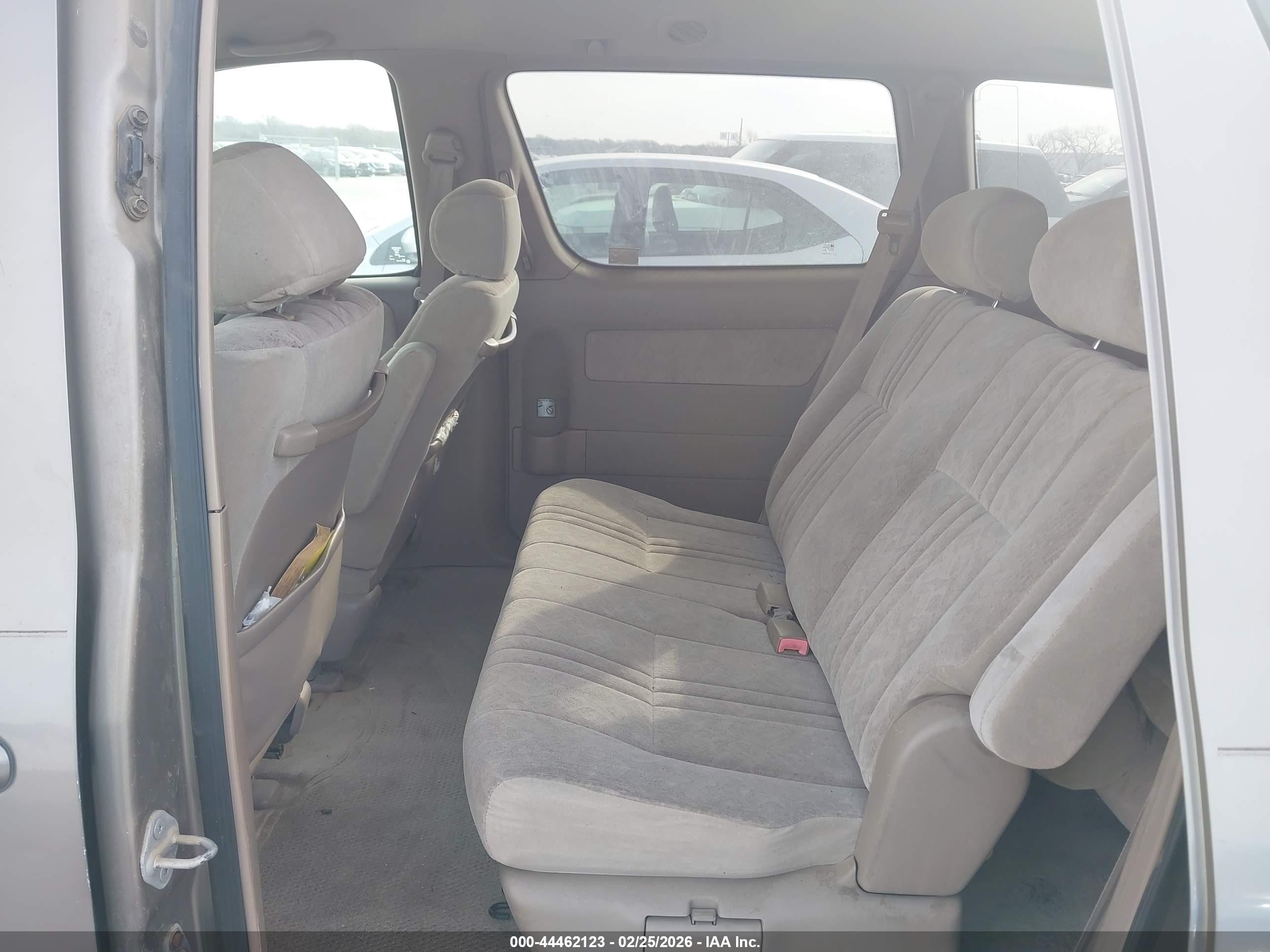 1998 Toyota Sienna Le Brown vin: 4T3ZF13C0WU076176