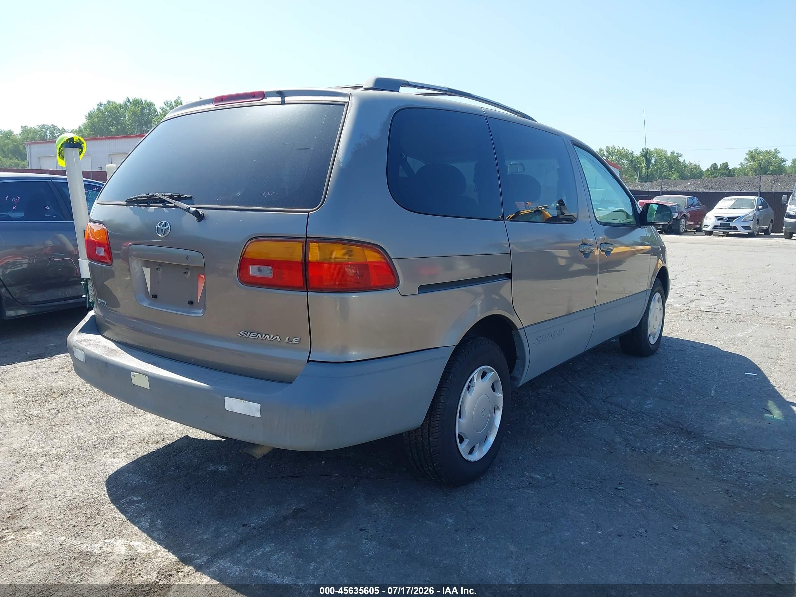 1999 Toyota Sienna Le Gold vin: 4T3ZF13C0XU123952