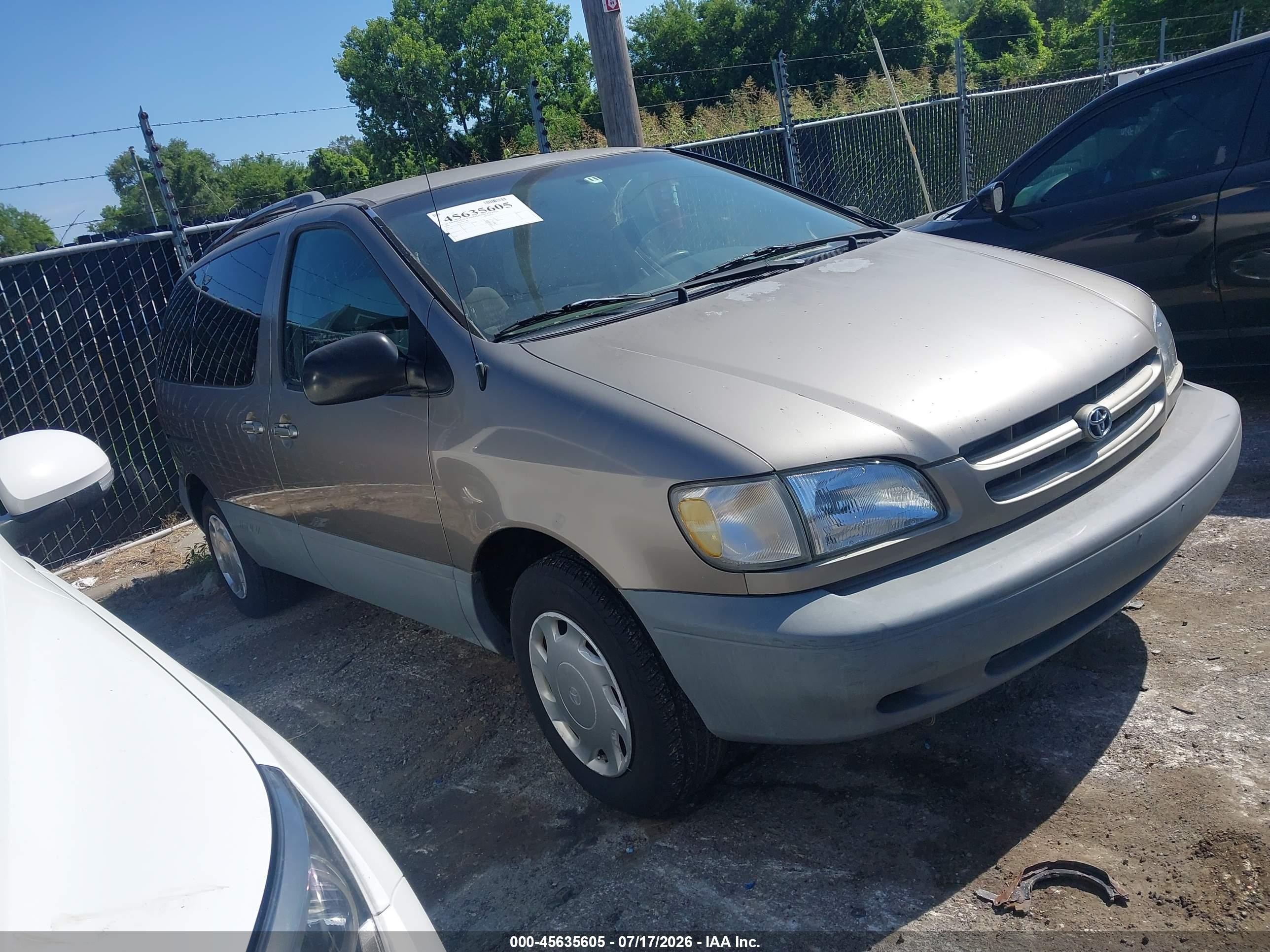 1999 Toyota Sienna Le Gold vin: 4T3ZF13C0XU123952