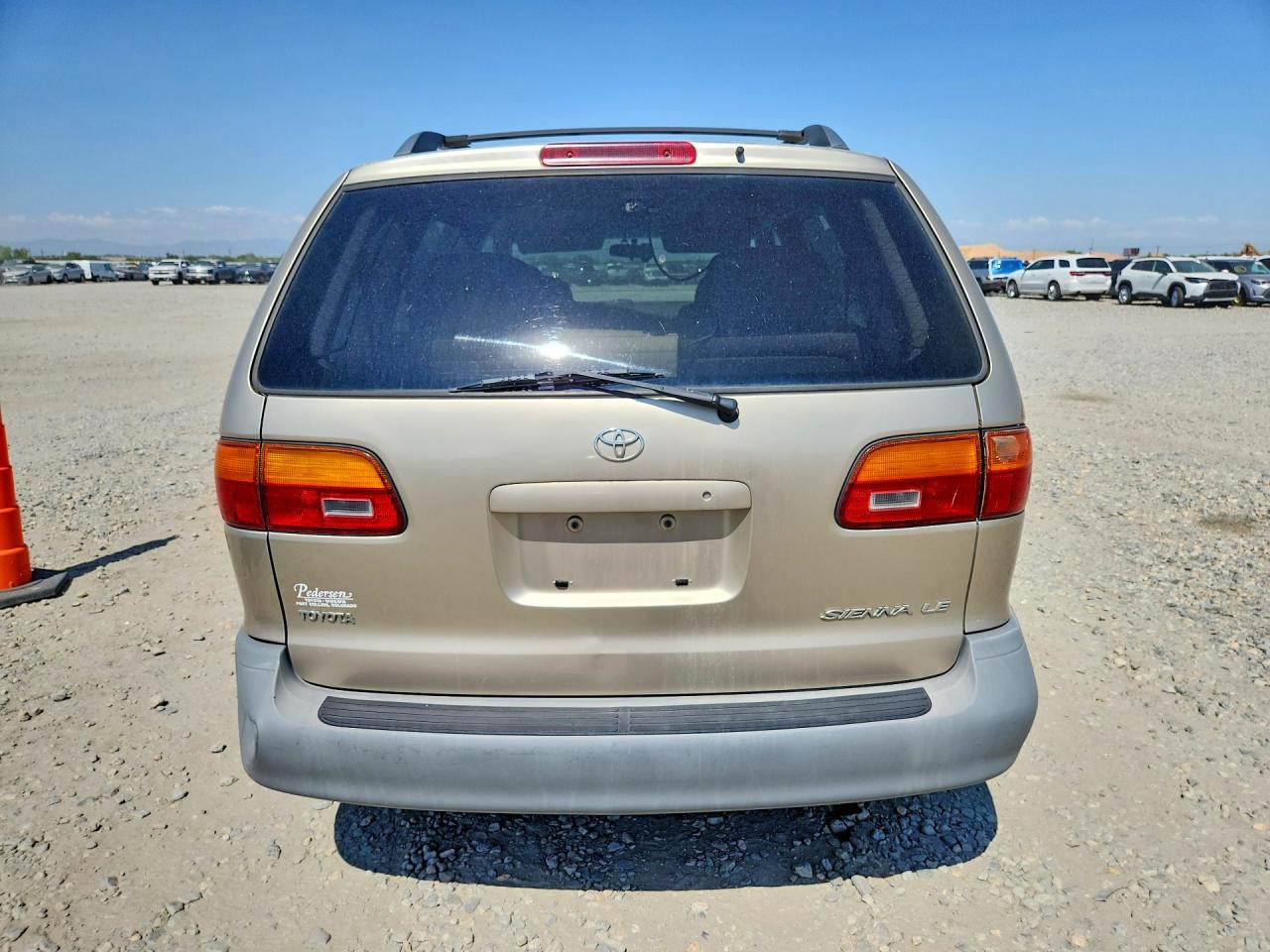 2000 Toyota Sienna Le Tan vin: 4T3ZF13C0YU259001