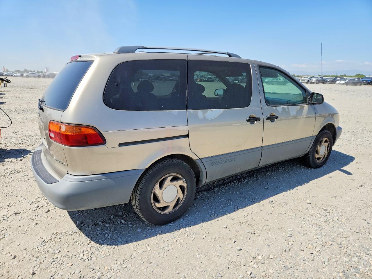 2000 Toyota Sienna Le Tan vin: 4T3ZF13C0YU259001
