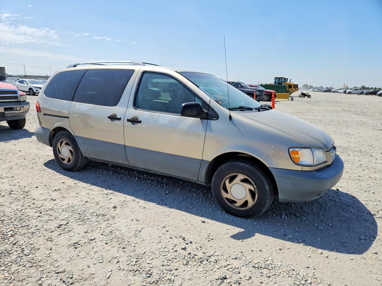2000 Toyota Sienna Le Tan vin: 4T3ZF13C0YU259001
