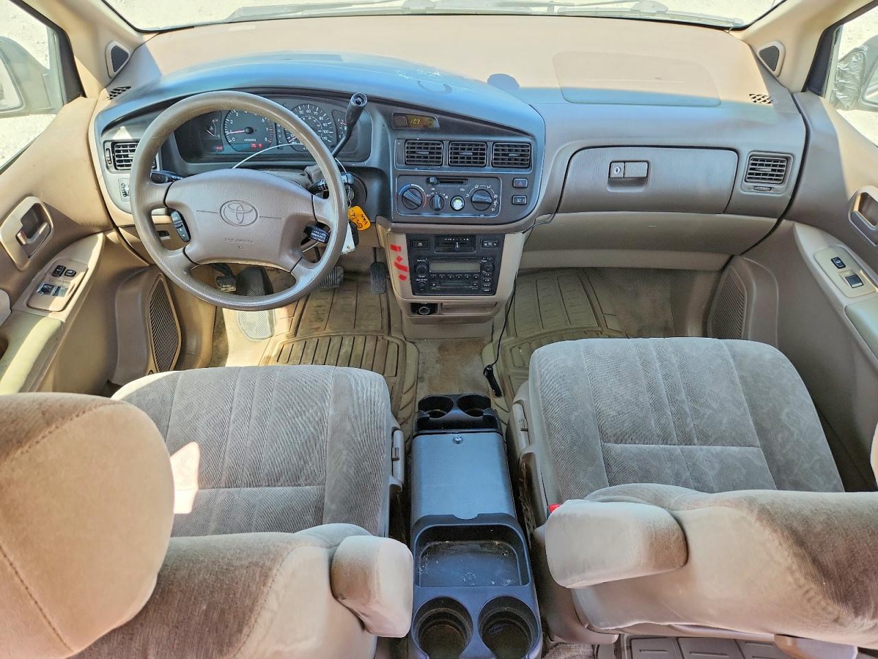 2000 Toyota Sienna Le Tan vin: 4T3ZF13C0YU259001