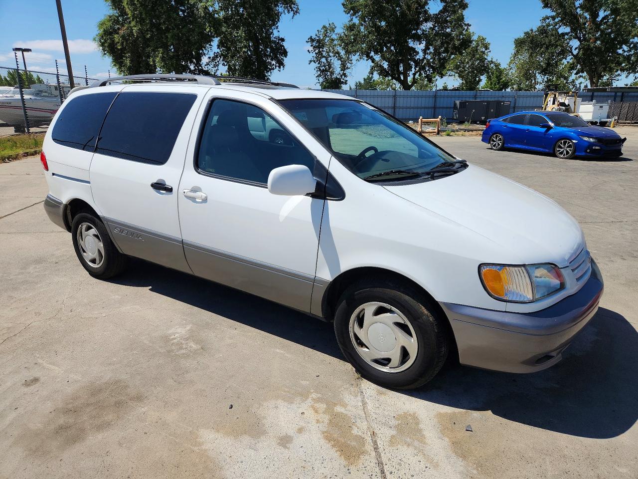 2001 Toyota Sienna Xle Белый vin: 4T3ZF13C11U401734