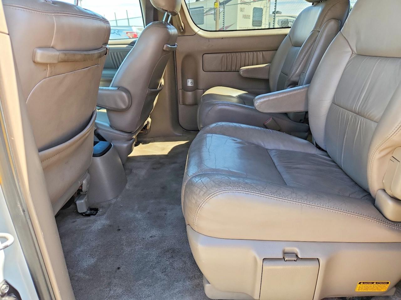 2001 Toyota Sienna Xle Белый vin: 4T3ZF13C11U401734