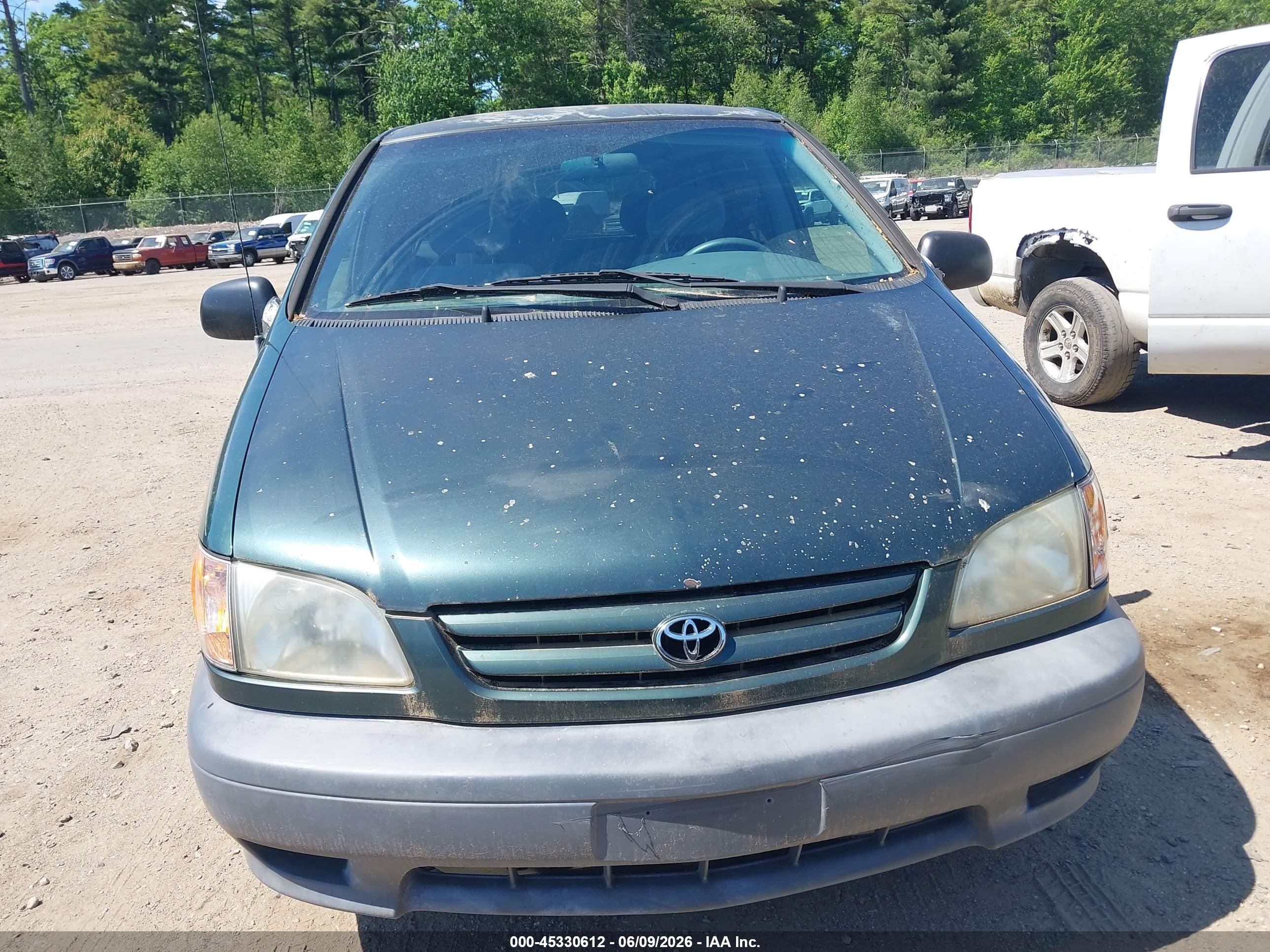 2001 Toyota Sienna Le Green vin: 4T3ZF13C11U403483