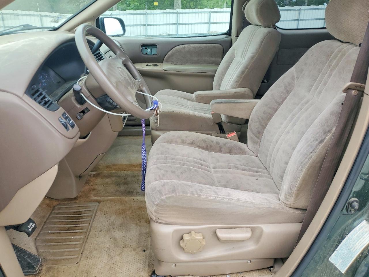 2001 Toyota Sienna Le Green vin: 4T3ZF13C11U411132
