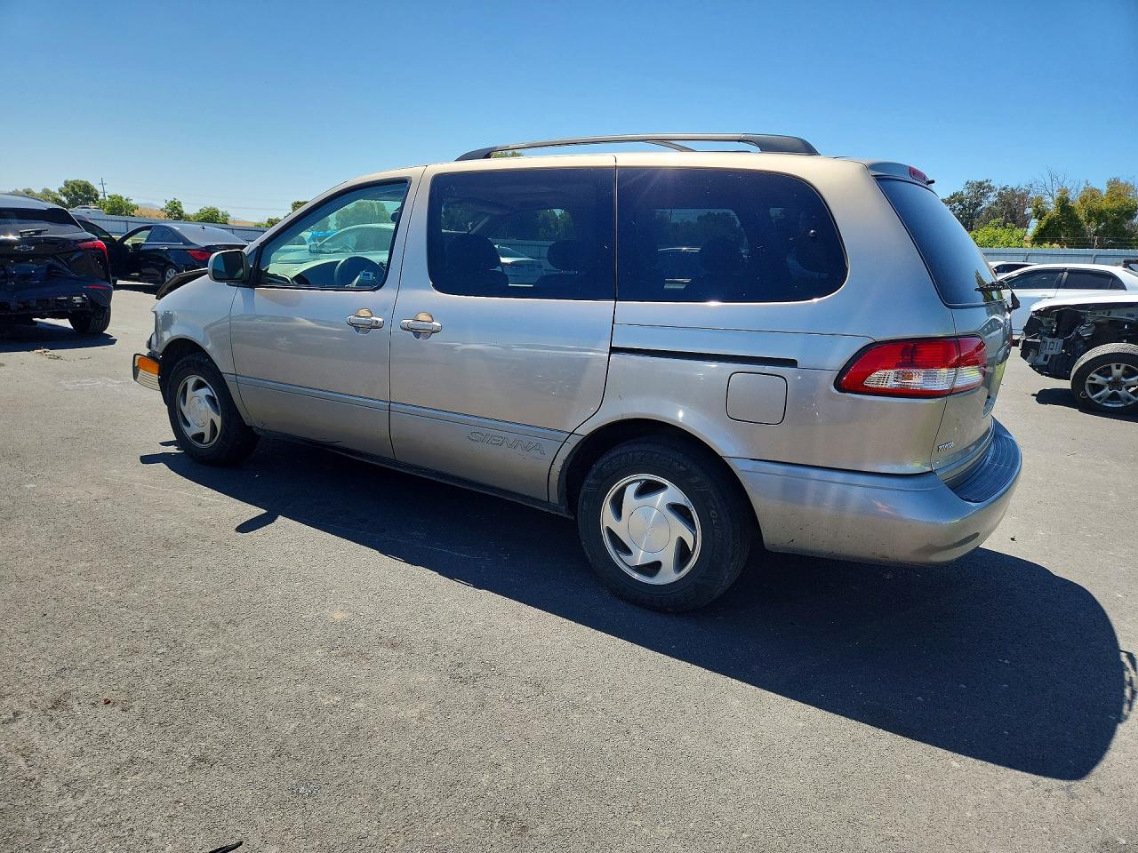 2003 Toyota Sienna Xle Tan vin: 4T3ZF13C13U511122