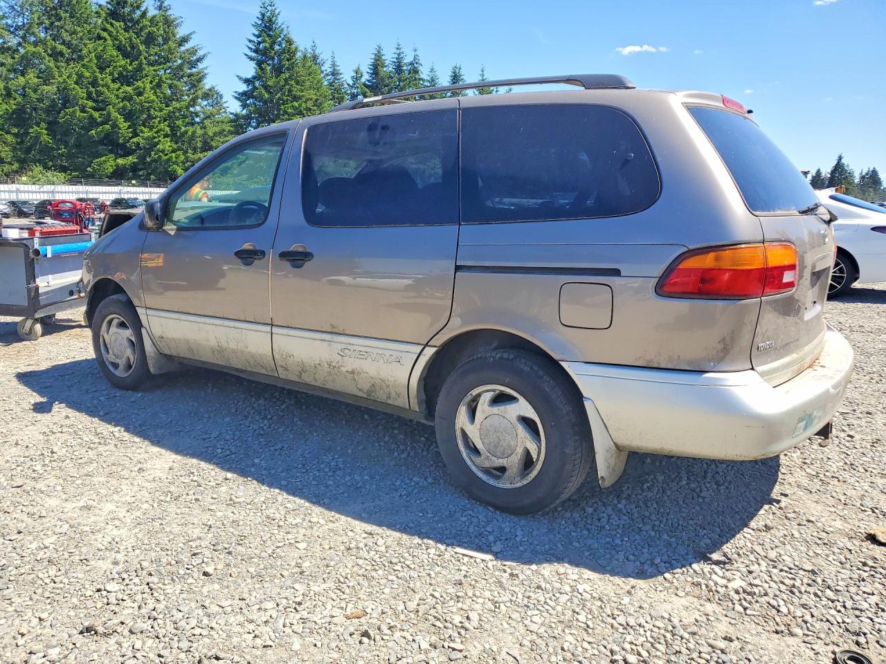 1998 Toyota Sienna Le Gray vin: 4T3ZF13C1WU056020