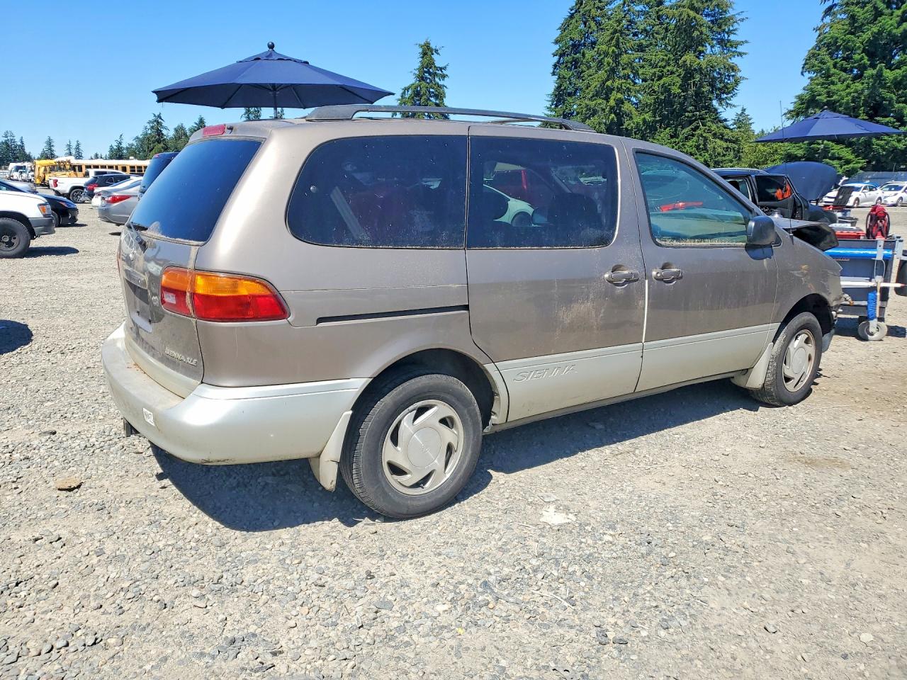 1998 Toyota Sienna Le Gray vin: 4T3ZF13C1WU056020