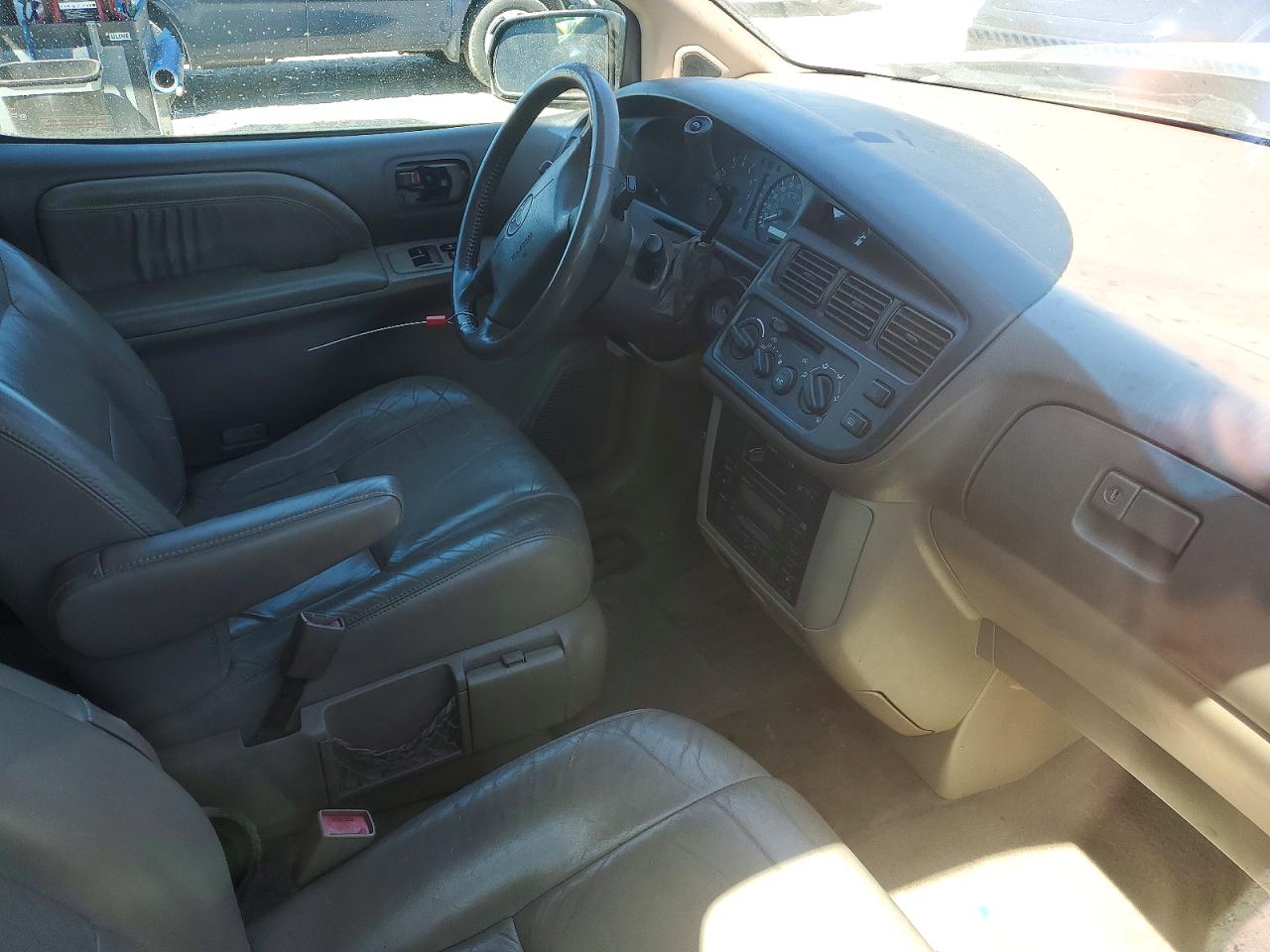 1998 Toyota Sienna Le Gray vin: 4T3ZF13C1WU056020