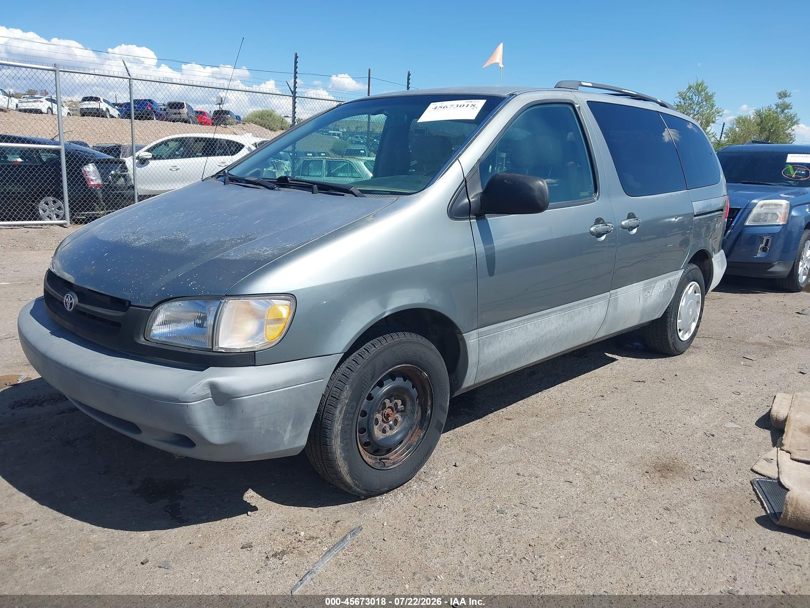 1998 Toyota Sienna Le Green vin: 4T3ZF13C1WU086182