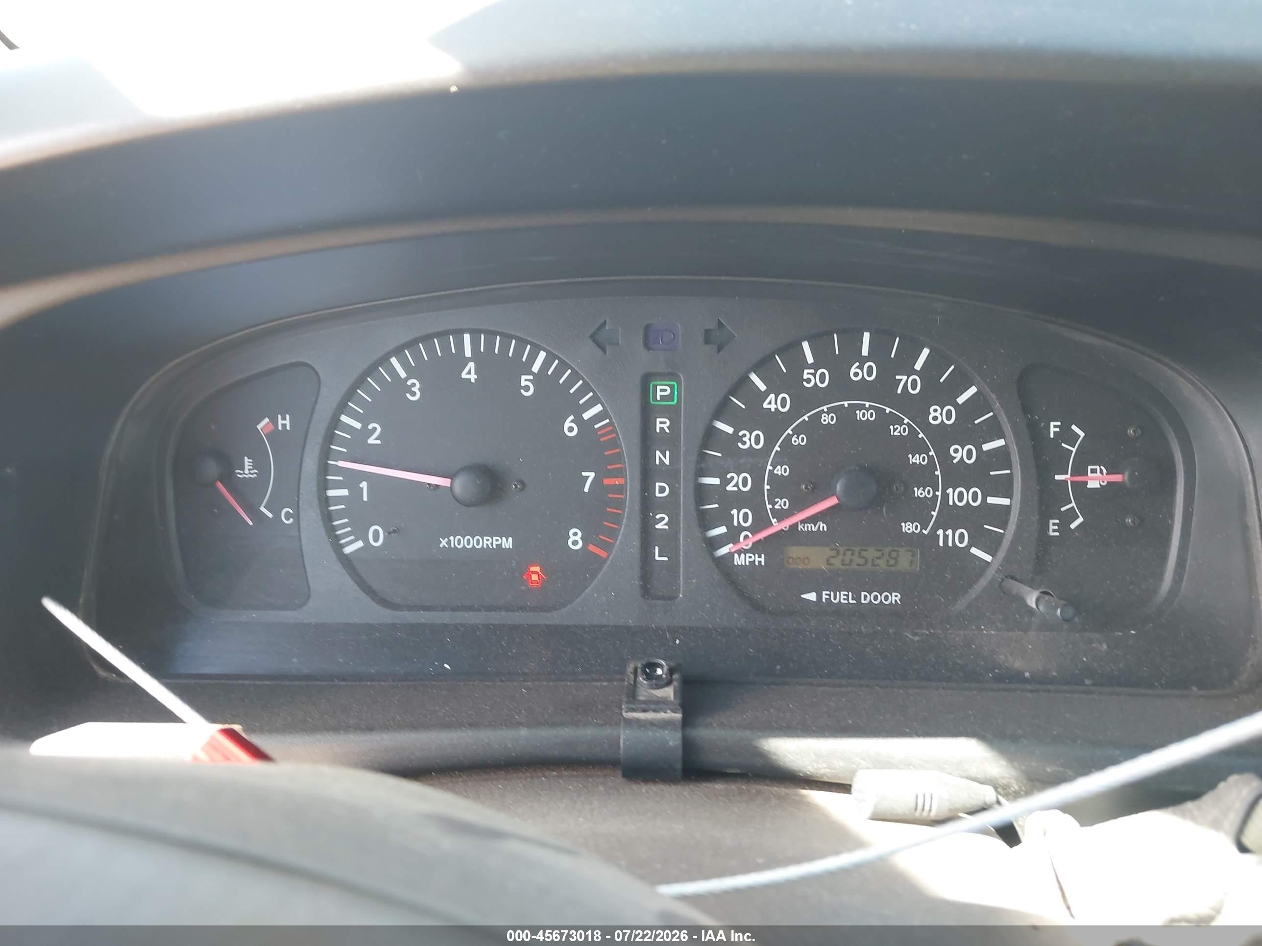 1998 Toyota Sienna Le Green vin: 4T3ZF13C1WU086182