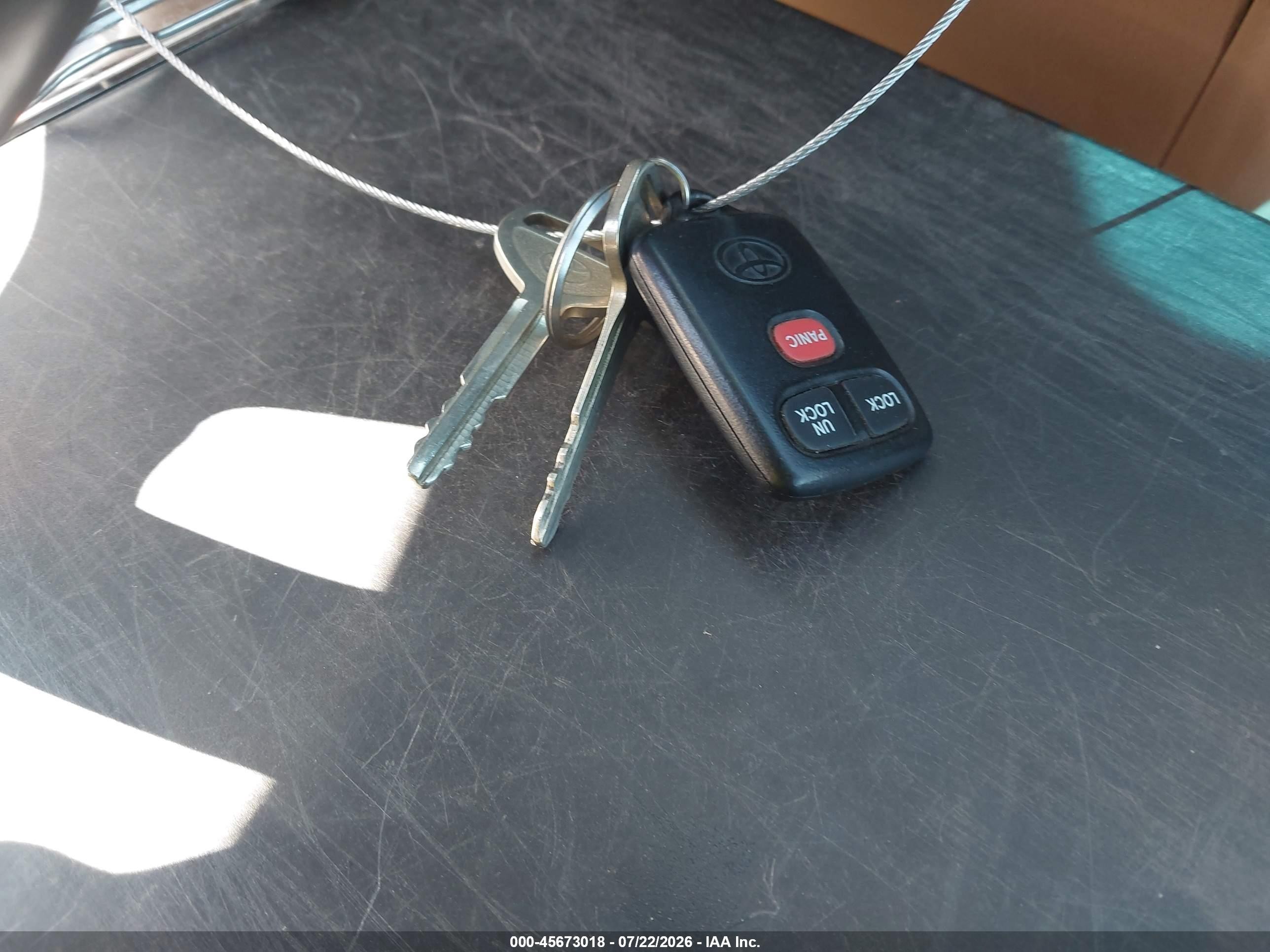 1998 Toyota Sienna Le Green vin: 4T3ZF13C1WU086182